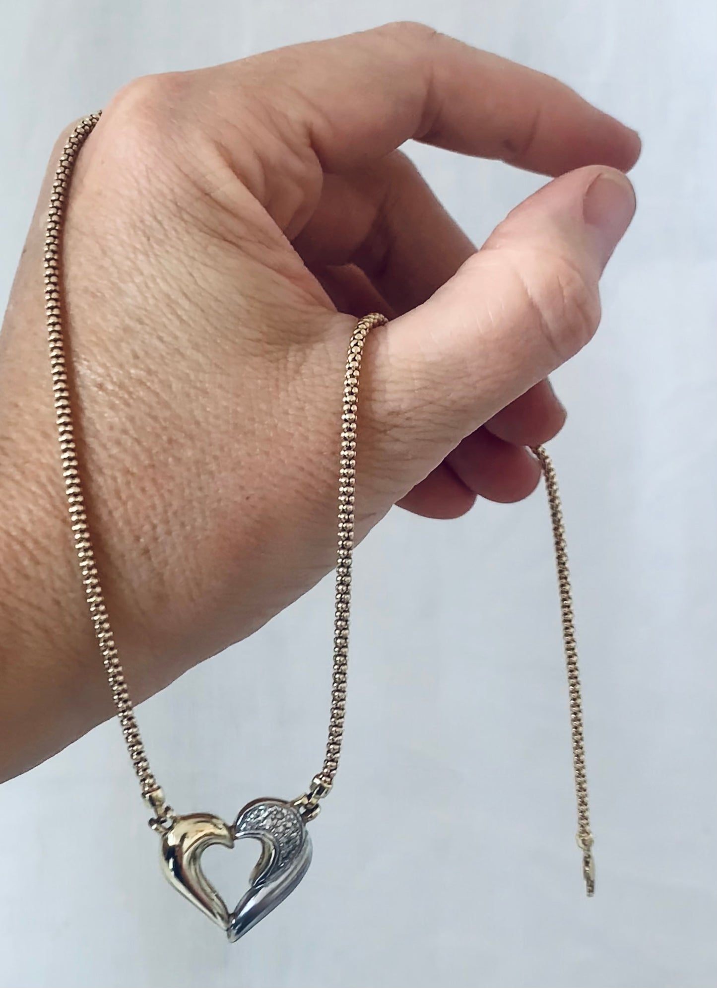 .1980s .375 9ct gold Classic retro modernist Diamond heart love token necklace