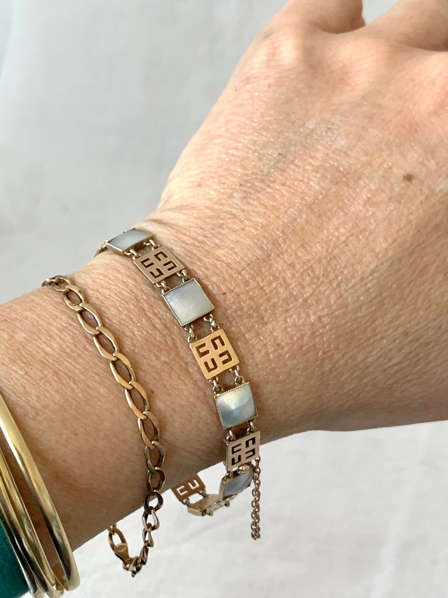 .1960s .1970s .375 retro long link curb 9ct gold chain bracelet