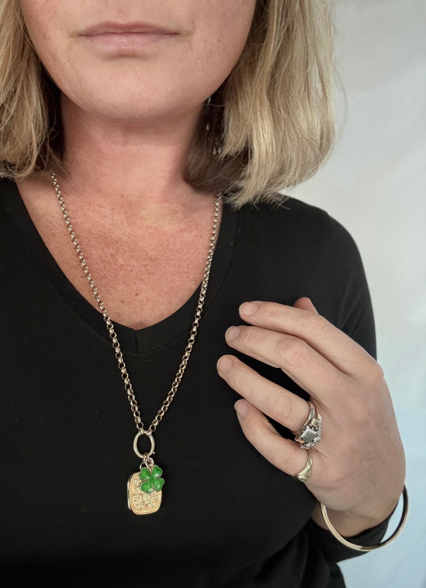 .1990s .375 .71cm long .9 carat classic long modernist gold large link belcher rolo long length belcher chain necklace with oval extender clasp