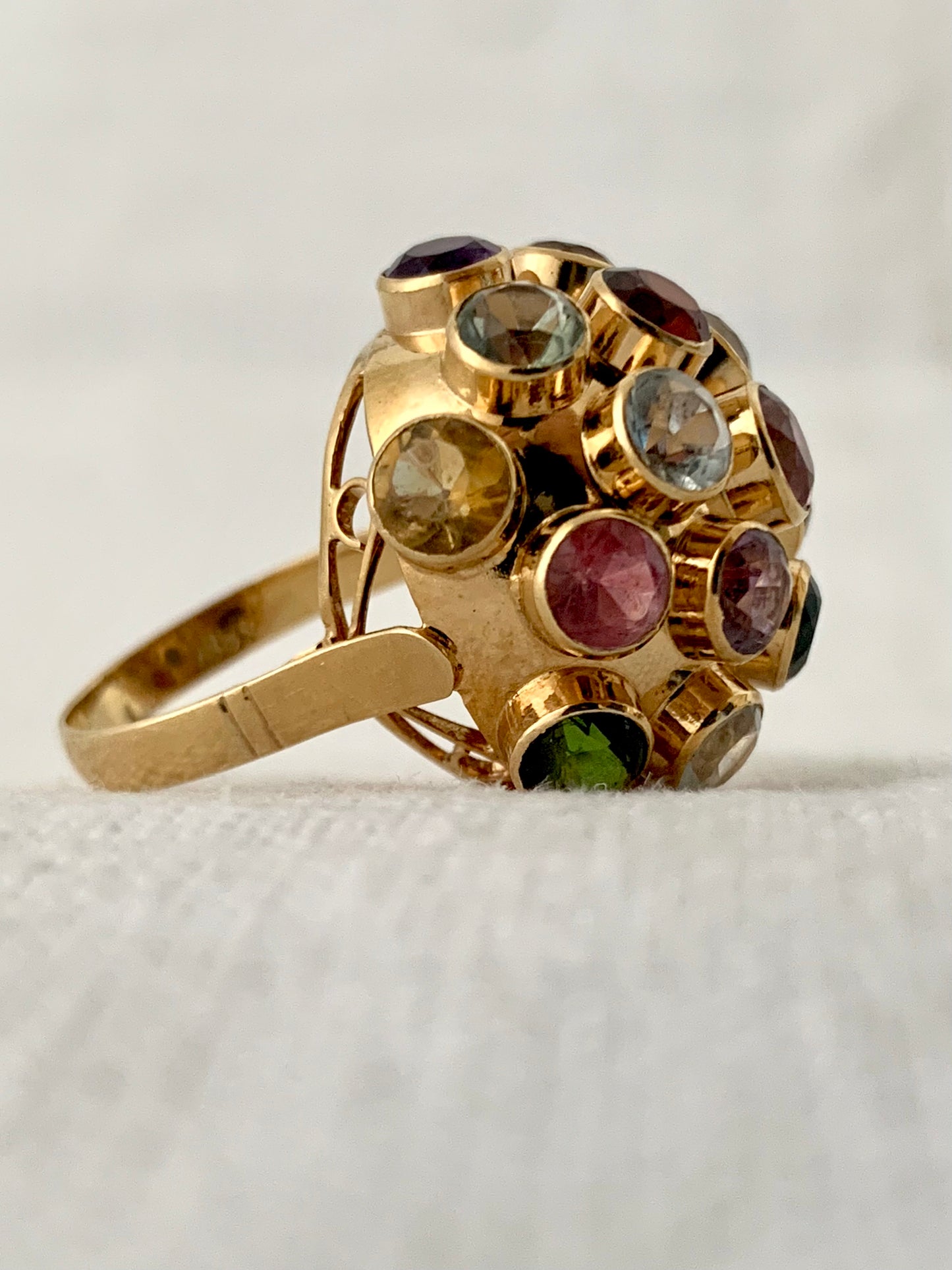 .18ct .1950s gloriuous Mid Century Modern yellow gold Sputnik gemstone studded designer studio made domed round ball 19 colourful multi gemstone cocktail ring