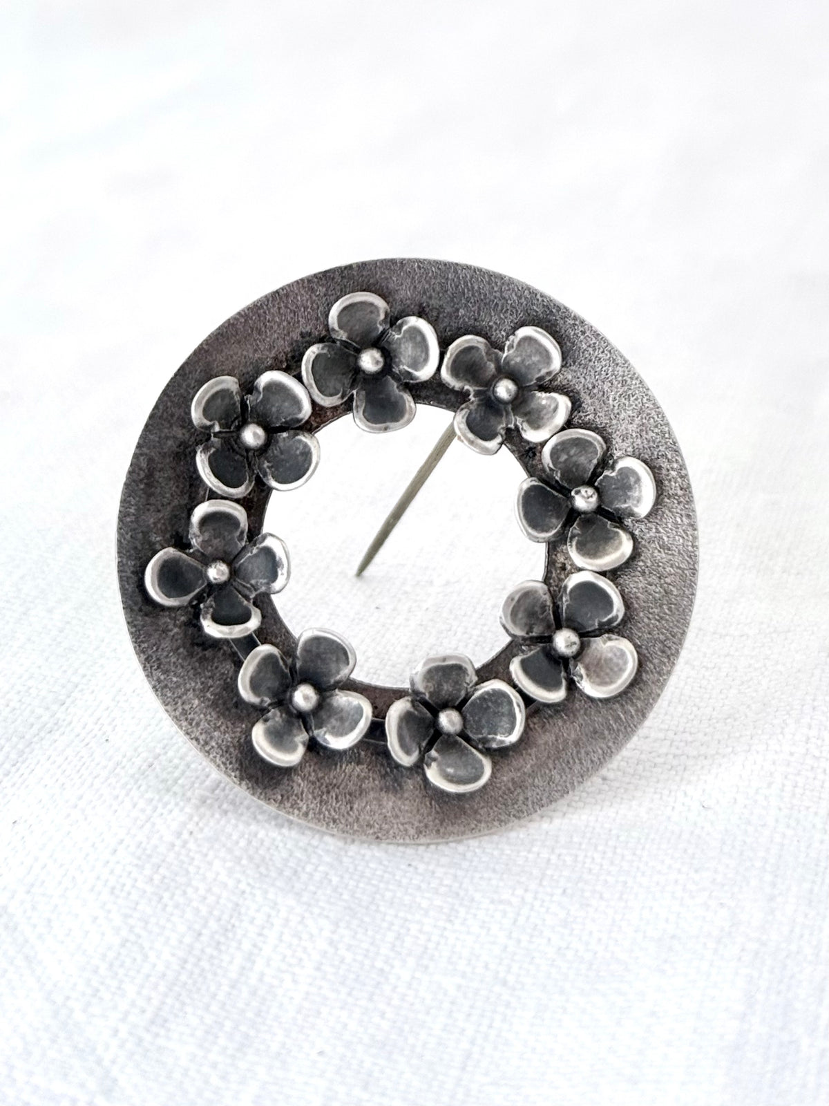 .1950s .1960s .925 sterling silver hand made modernist Mid Century Modern flower daisy wreath solid silver circle brooch