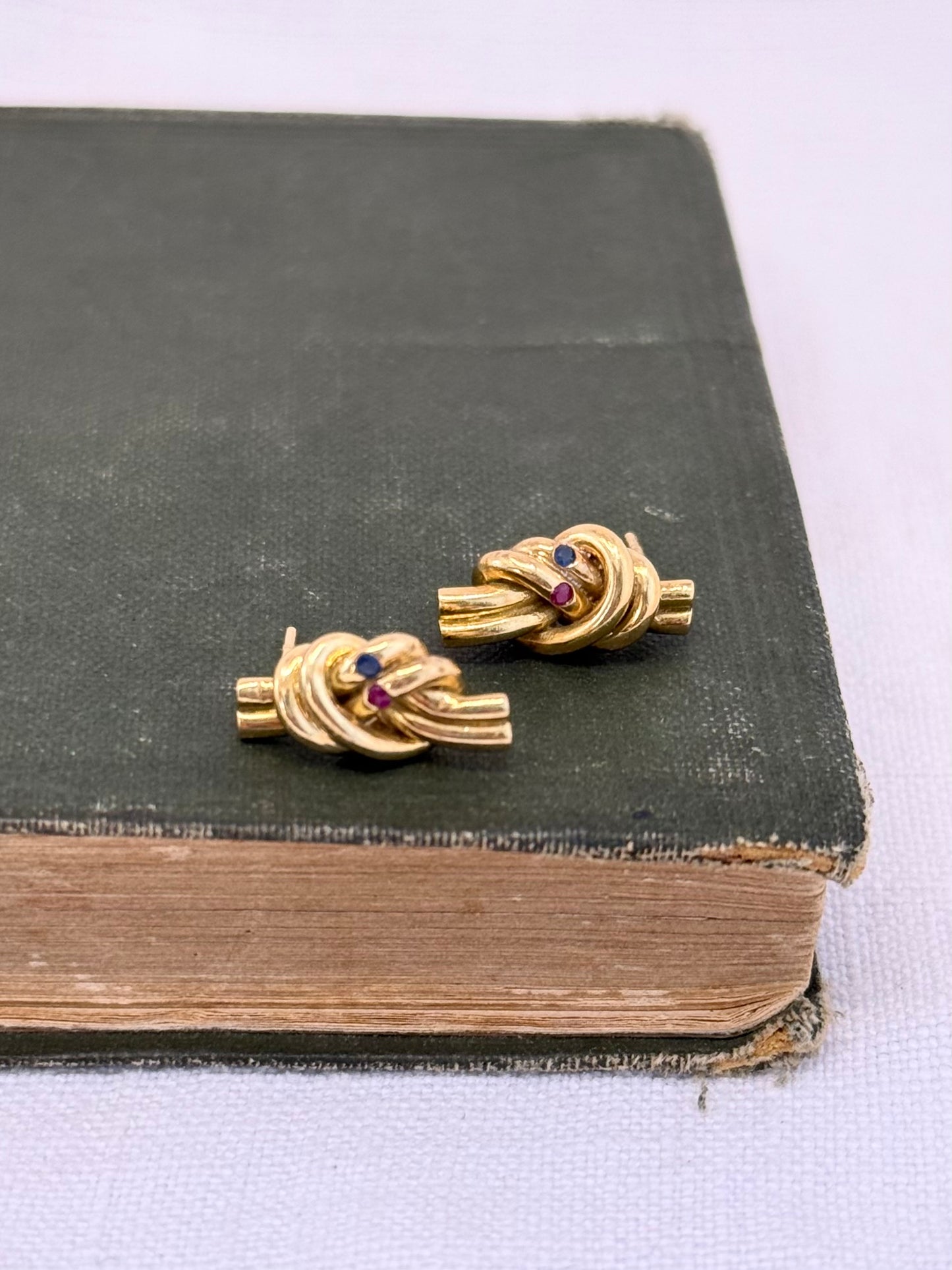 .18ct .750 artisan Brazilian made 18ct heirloom high carat yellow gold sapphire and ruby lovers knot luxury post stud push in earrings