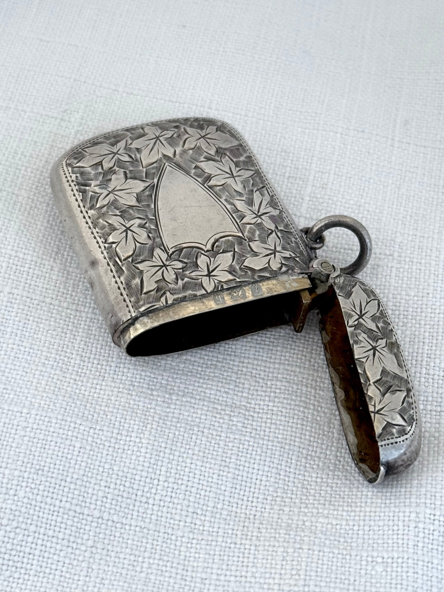 .1901 .925 antique Birmingham silver hallmarked Edwardian ivy leaf sterling silver Vesta Match case Match safe pendant locket