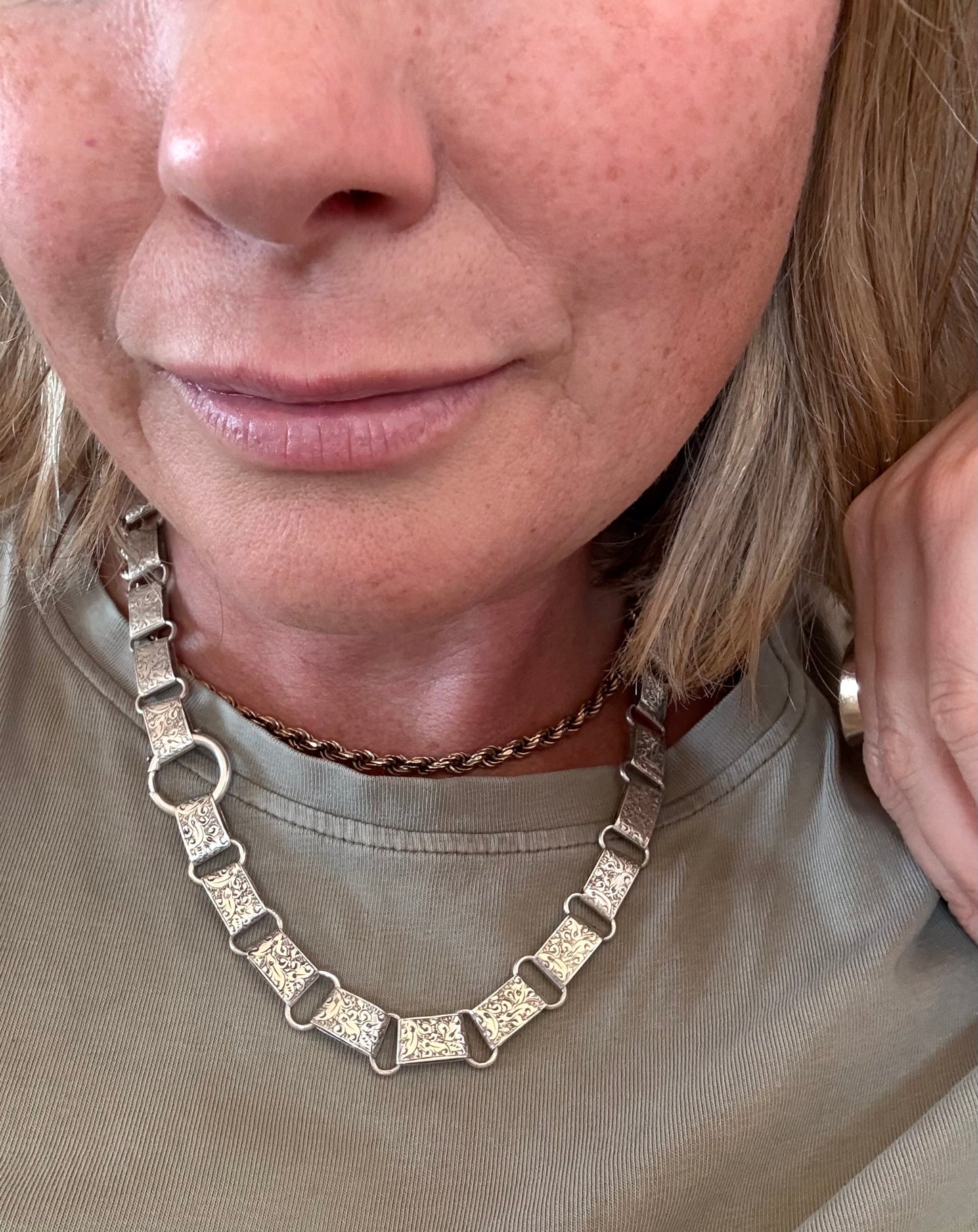 .925 1880s 1890s antique Victorian era rare and beautiful sterling silver hand engraved book chain collar necklace