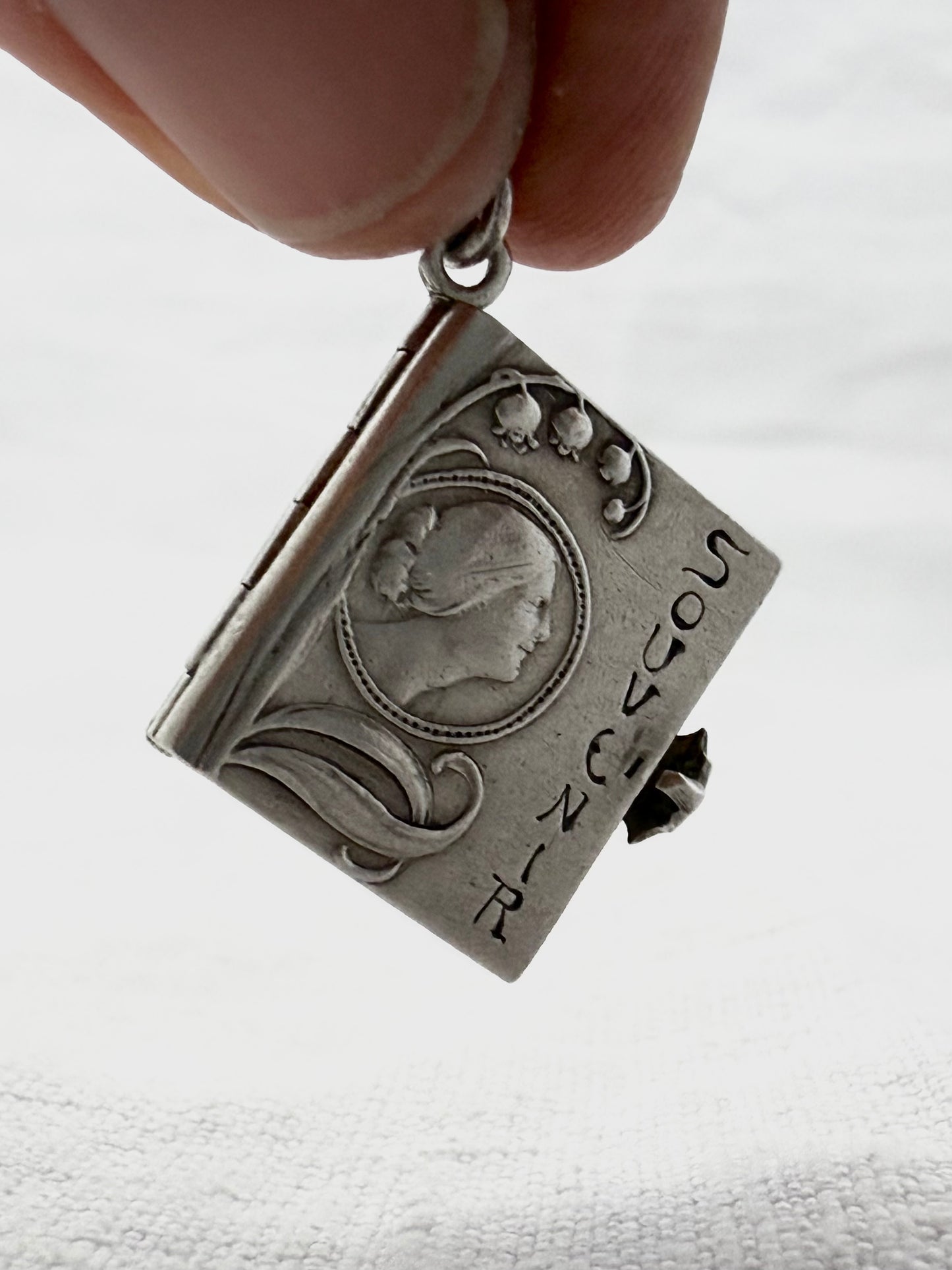 .925 1900s Art Nouveau French silver souvenir book form photo locket antique collectors Belle Epoque booklet pendant