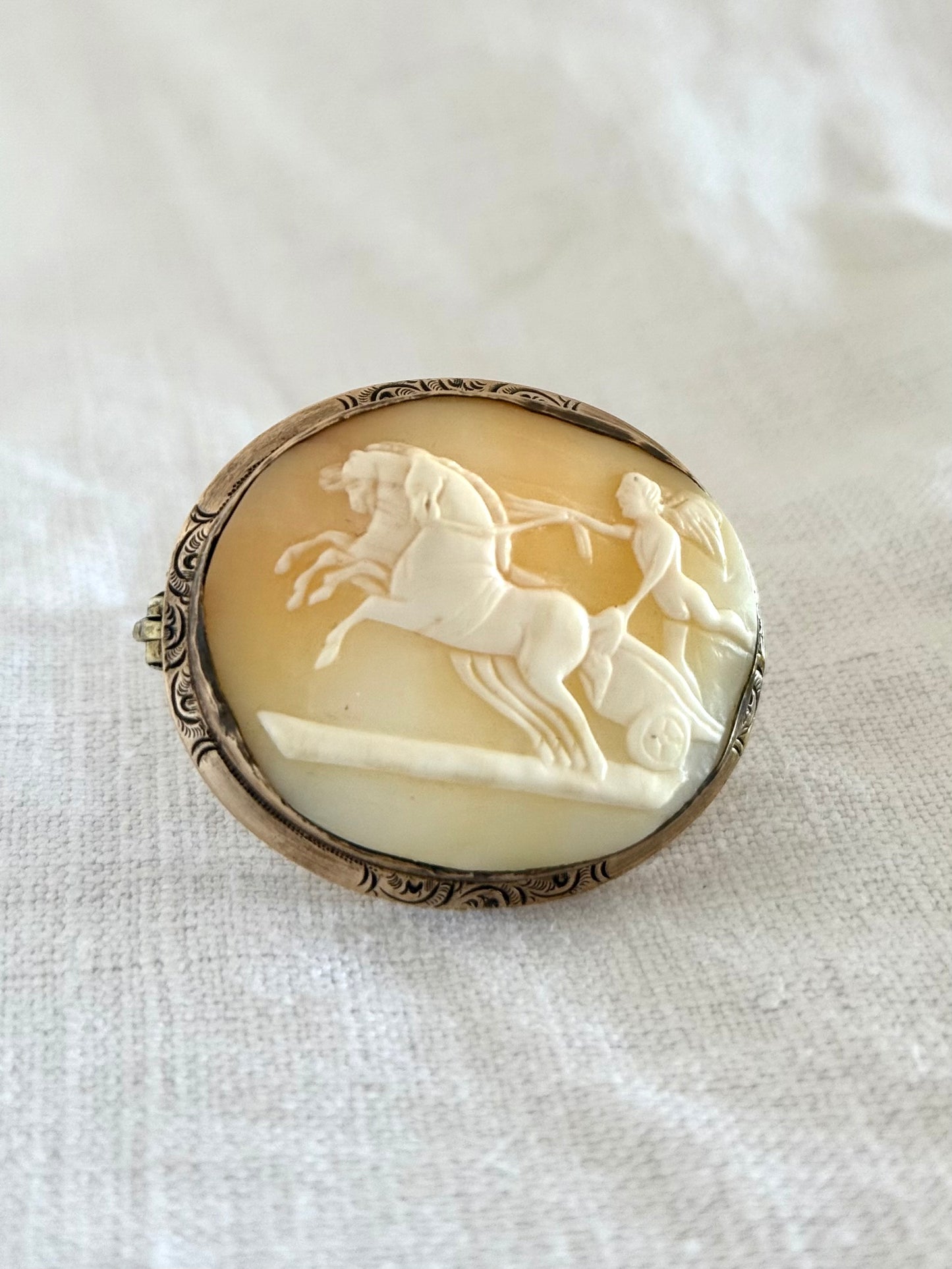 .1850s antique Pax with horses of Mars rare mythology The Genius of Peace Taming the Horses of Mars hand carved cameo brooch