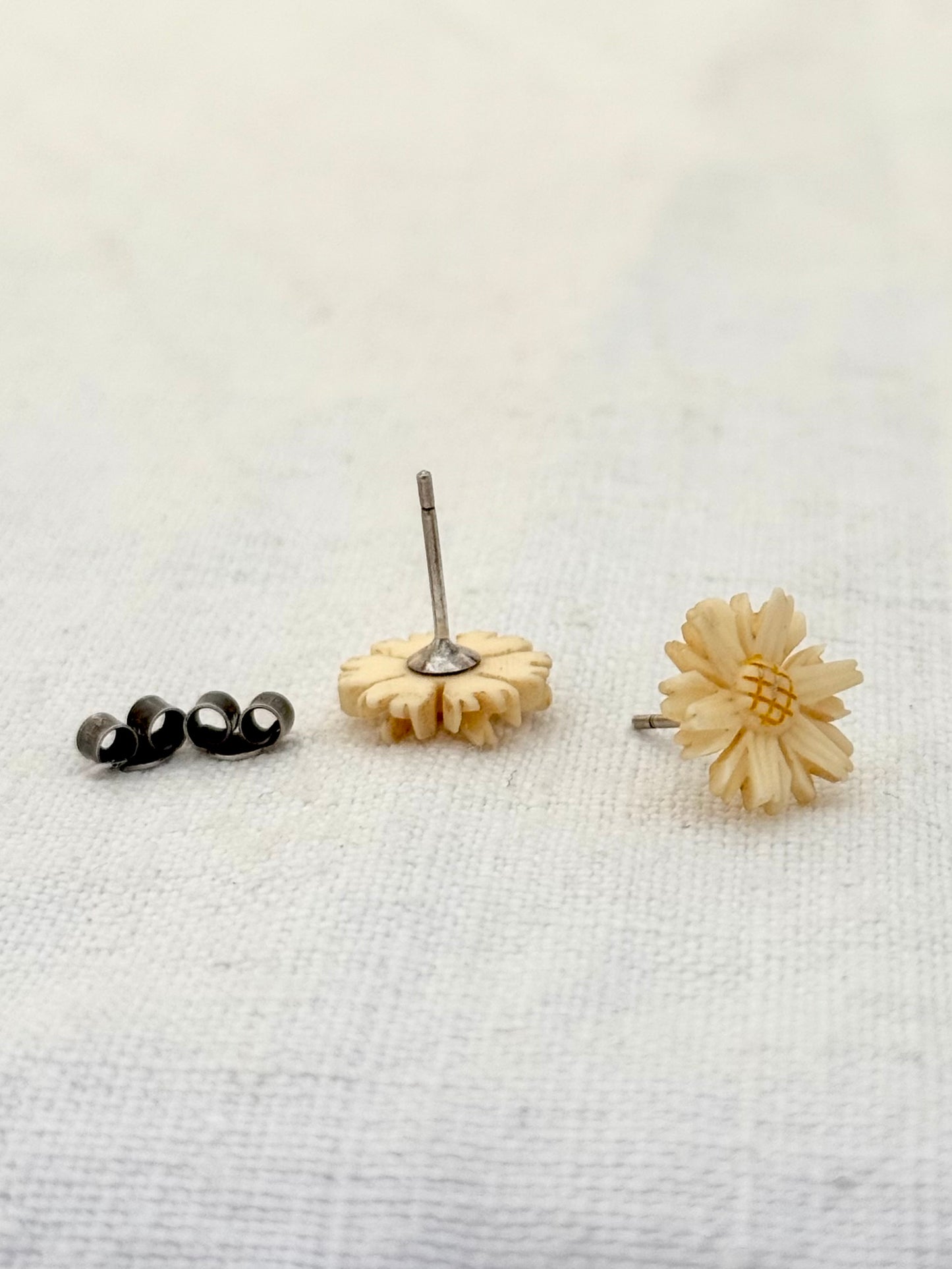 .1940s .1950s .925 daisy flower vintage pre ban Mid Century Modern hand carved Ivory and silver post stud earrings
