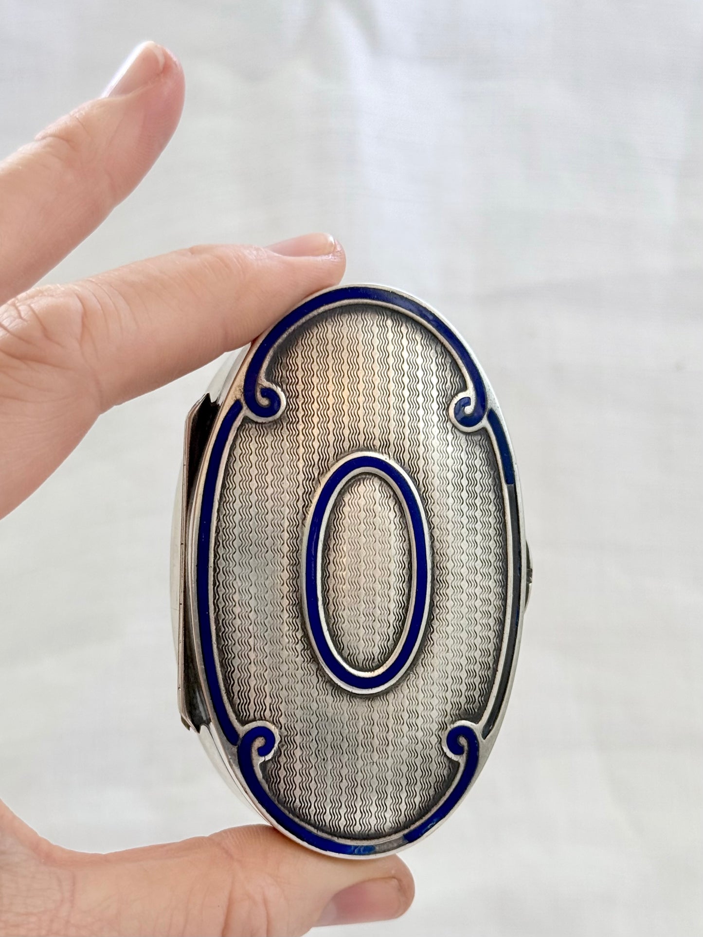 .1912 .925 antique Edwardian fine solid sterling silver blue enamel well sized oval shaped lidded trinket box