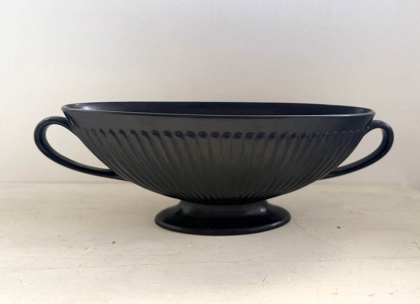 .1940s .1960s Wedgwood collectors Black Etruria of Barlaston large Neoclassic Grecian revival Fluted mantle vase planter