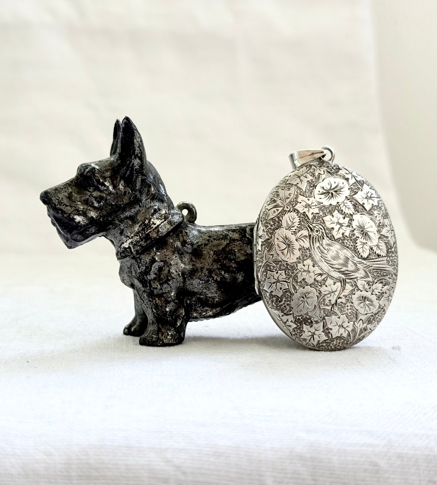 .1880s .1890s .925 large Victorian Aesthetic deep engraved Swallow and floral detailed antique French sterling silver locket