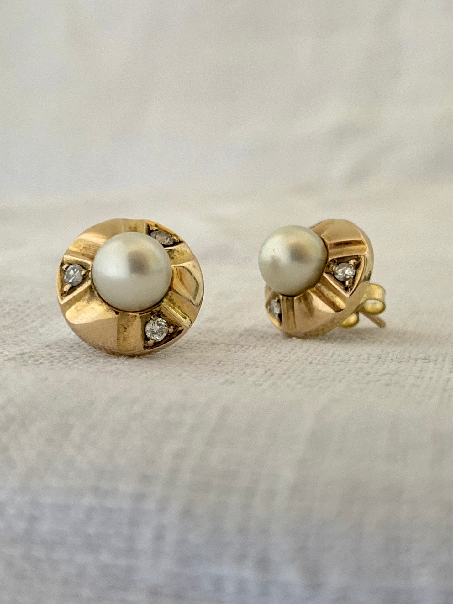 .375 2 Pearls 6 diamond classic 9ct yellow gold luxury circle post stud push in earrings