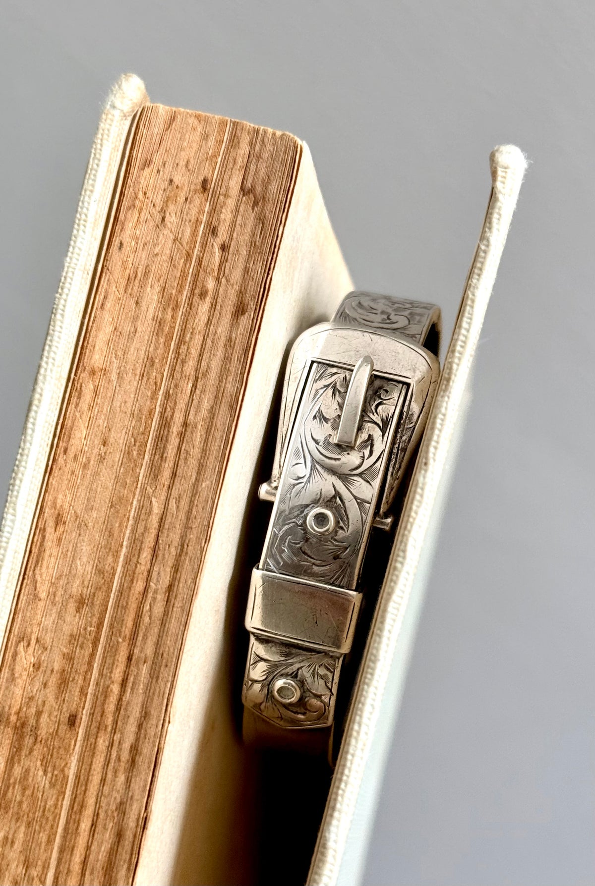 .1957 .925 Chester hallmarked silver Buckle symbolism rare Victorian revival silver clasp cuff sterling silver bangle