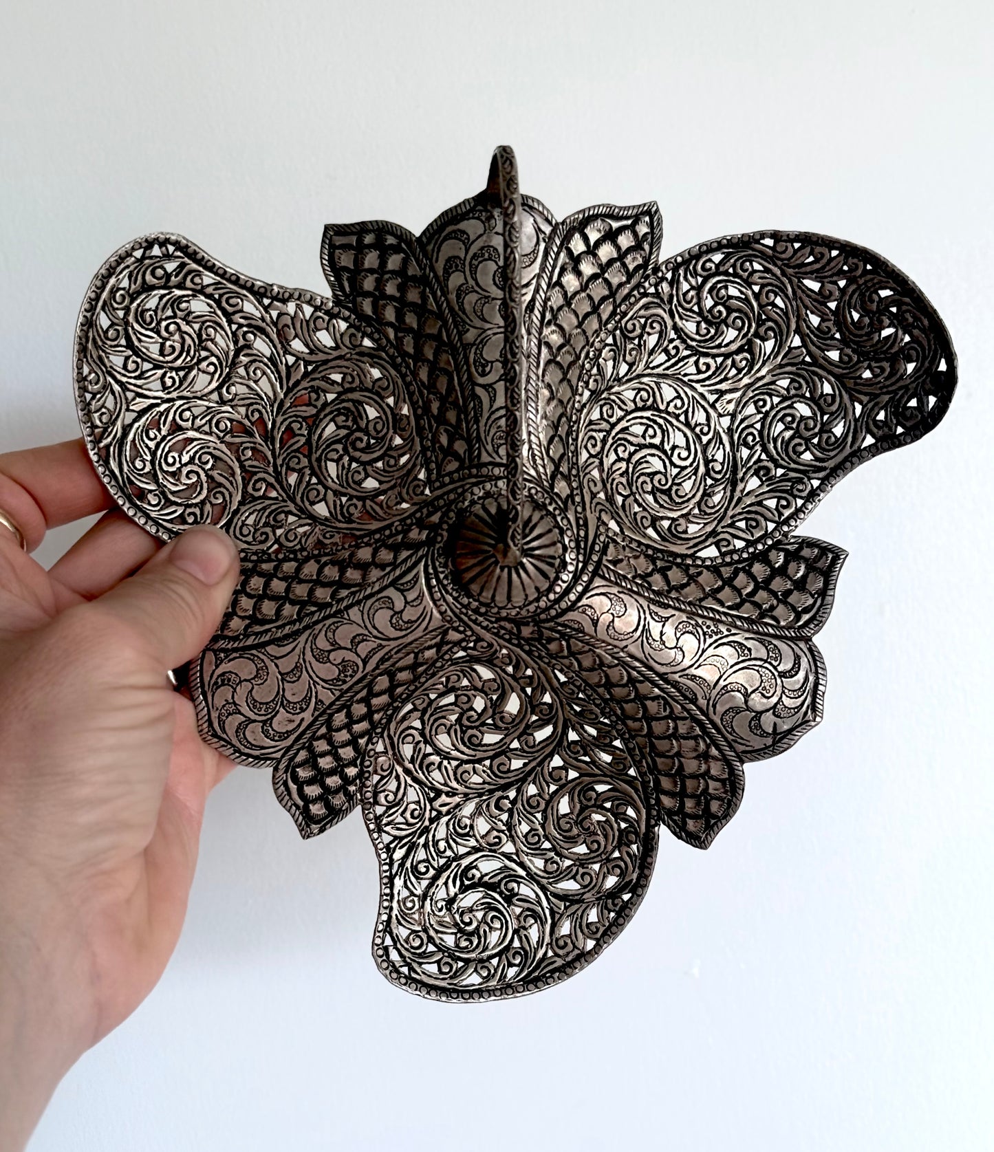 .1900 antique Indian Kashmiri solid silver Bon Bon Sweetmeats Chinar Leaf dish bowl