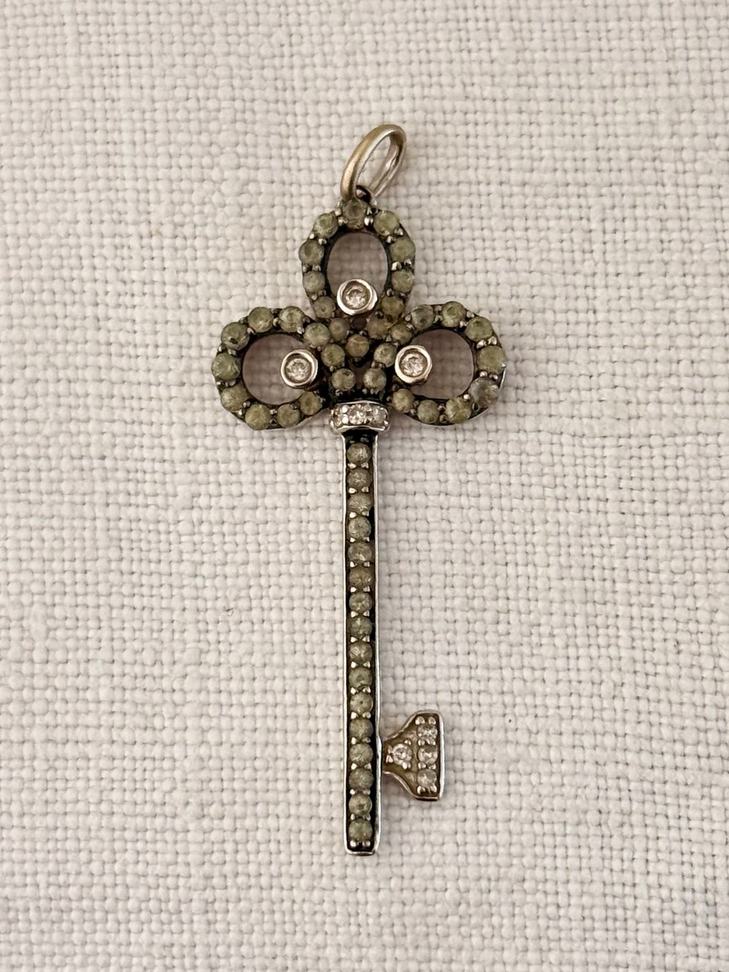 .18ct .750 .60 diamonds Brazilian designer white gold antique revival modernist diamond key luxury 18ct high carat gold and diamond studded romantic clover leaf key pendant