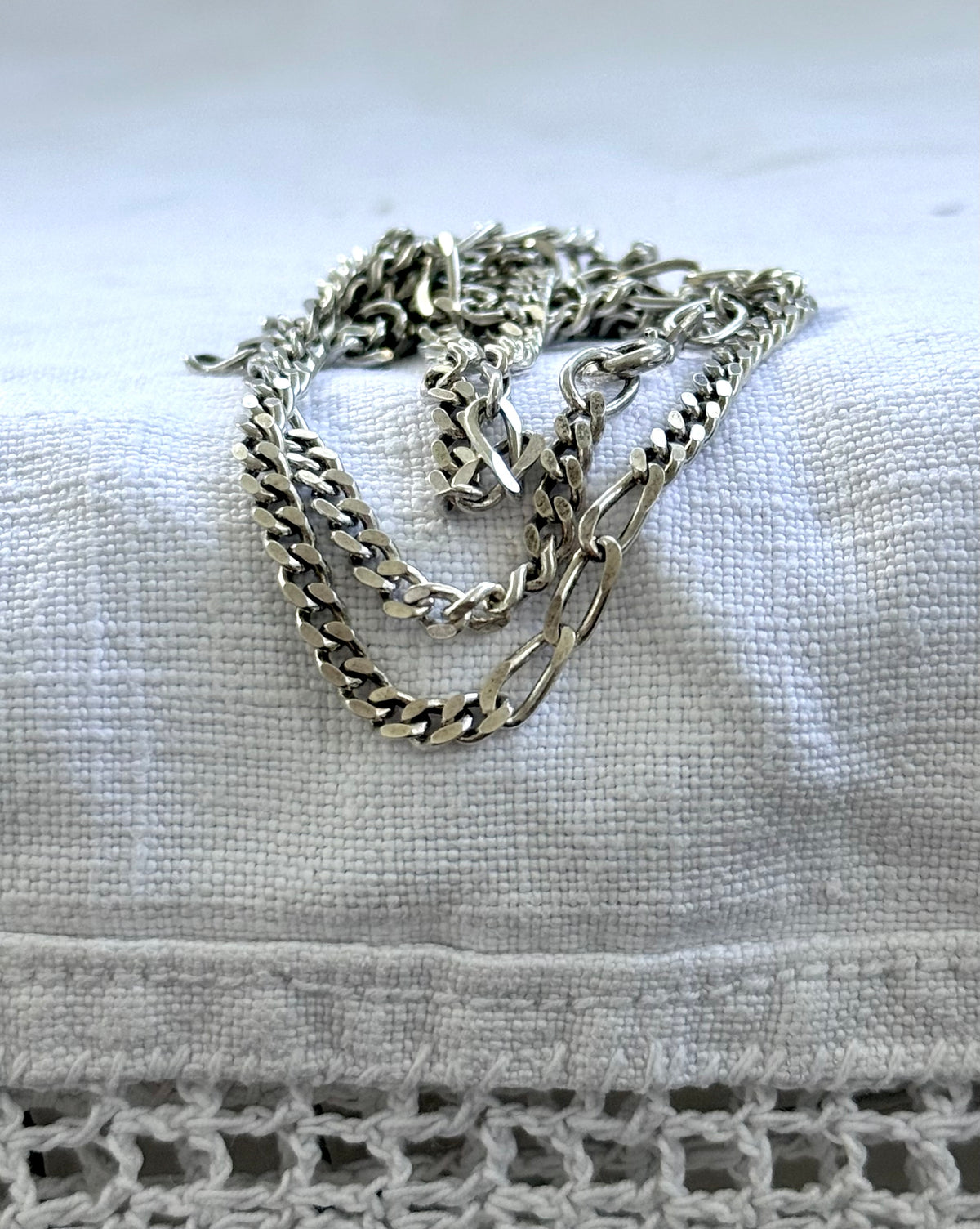 .1970s .925 .71cm long retro perfect sterling silver flat curb chain Figaro chain modernist chain link long retro perfect necklace
