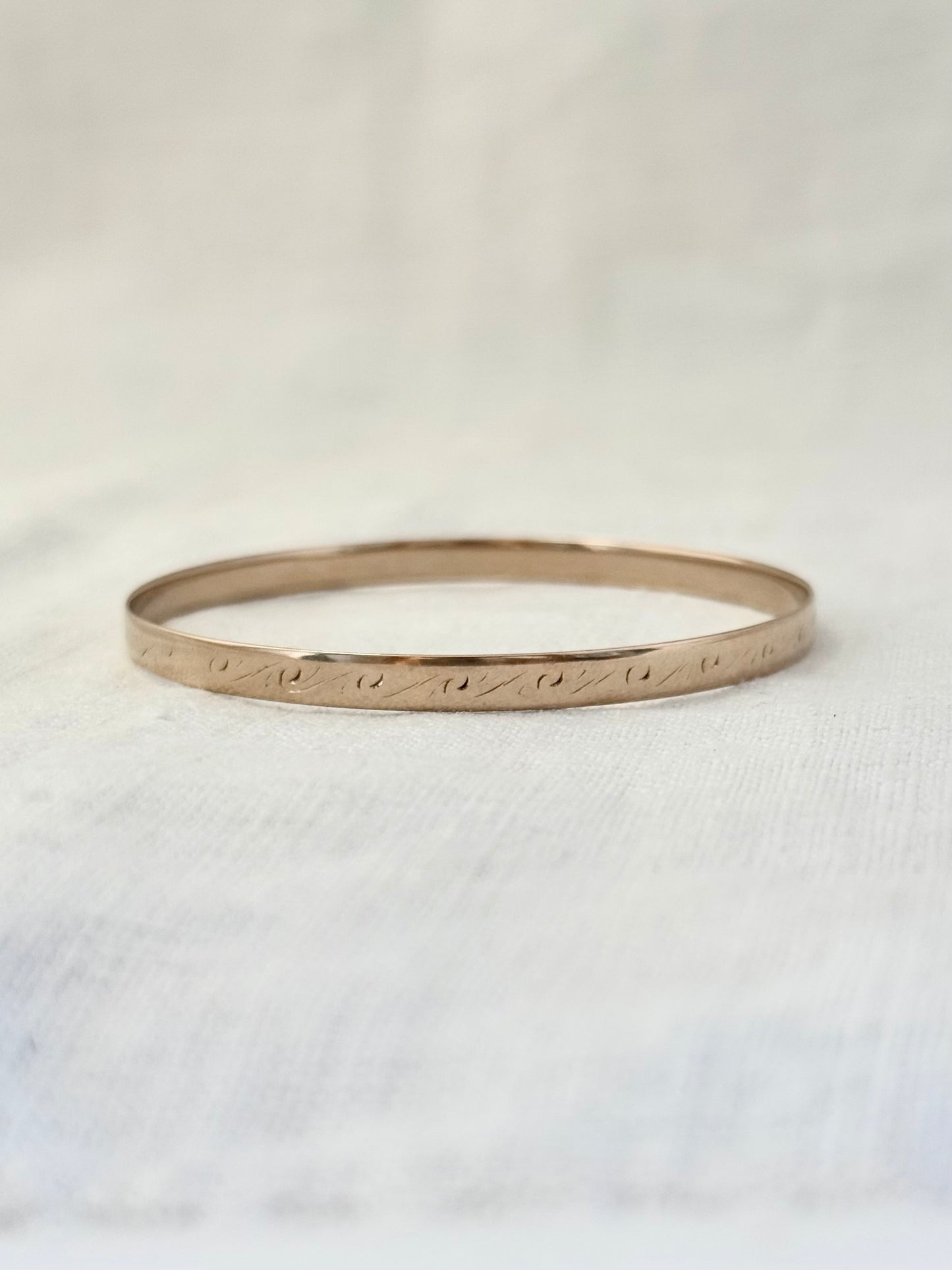 .375 .9ct gold antique vintage hand engraved solid yellow gold stack bangle