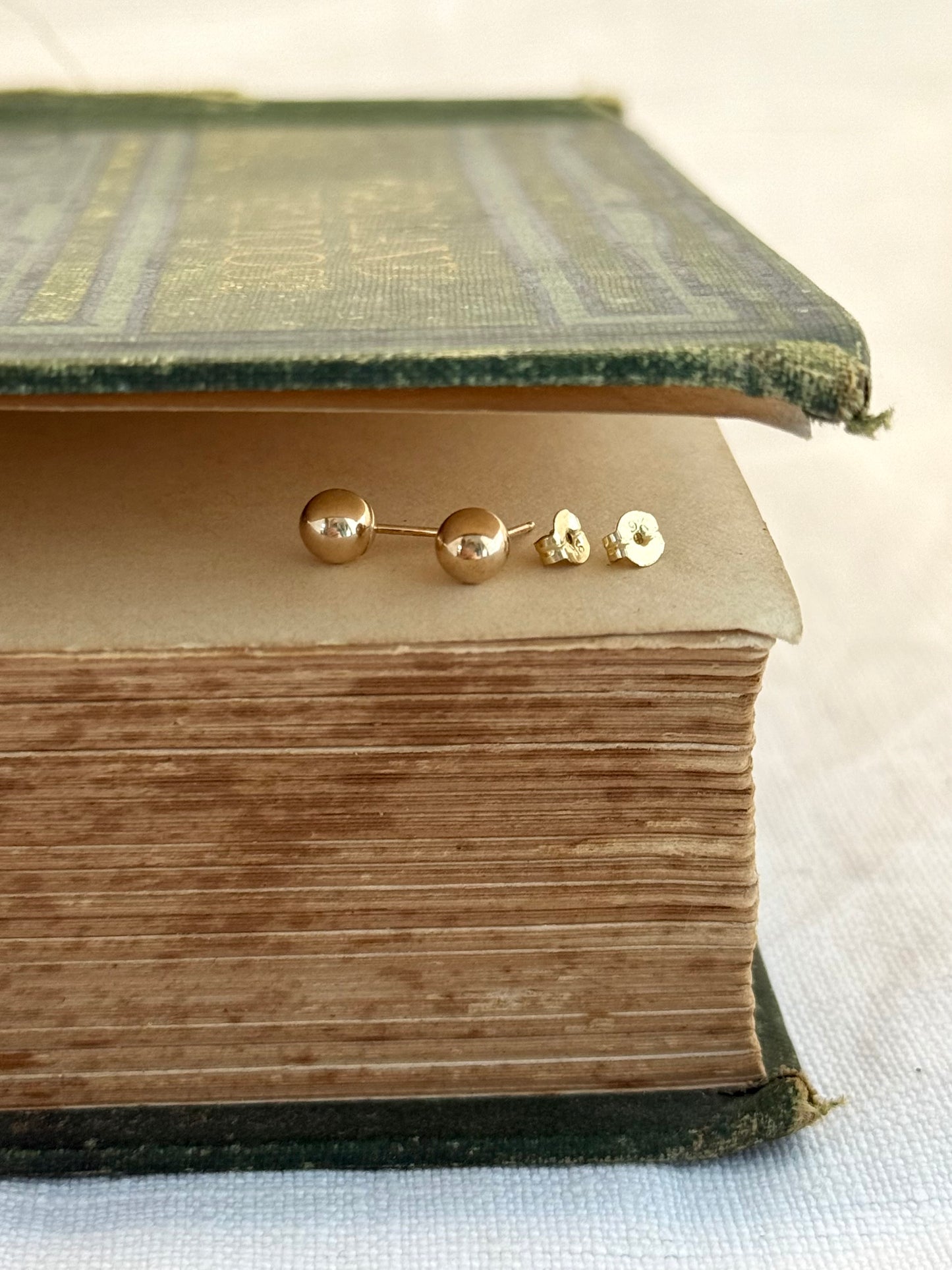 .375 .9ct ball studs classic round post stud push in yellow 9ct gold earrings