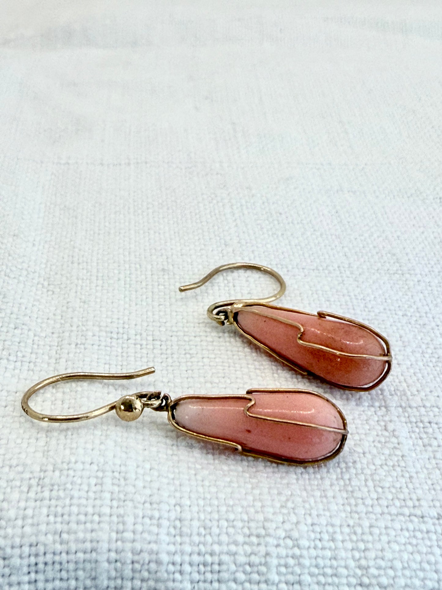 .1920s .375 Angel Skin antique Coral teardrop gold caged drop earrings