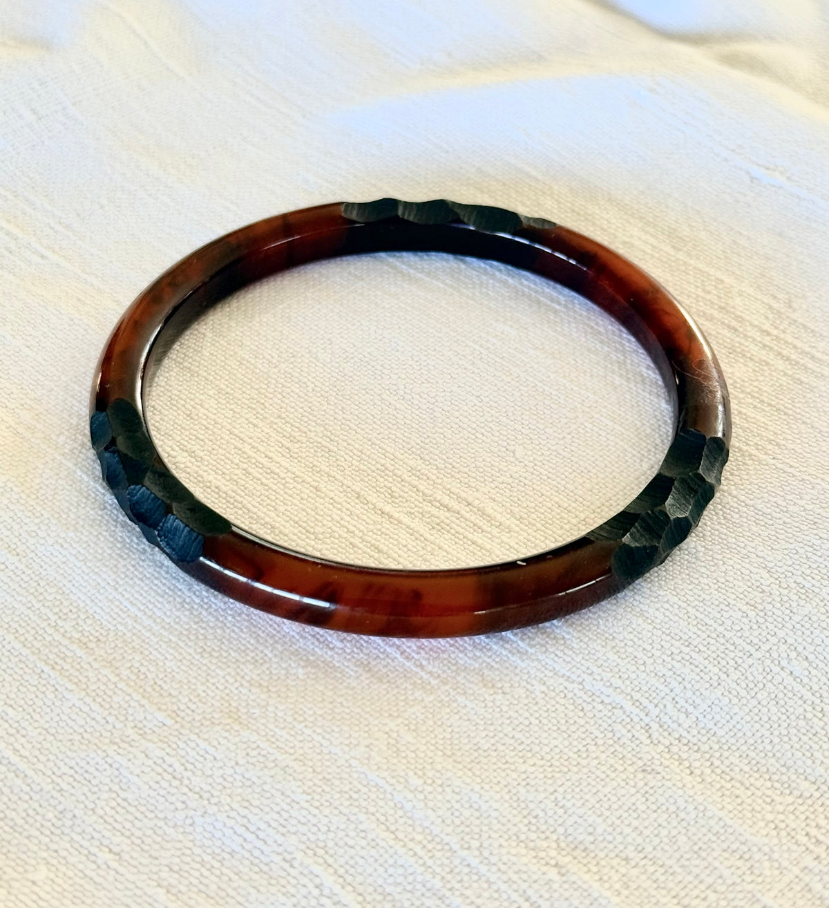 .1930s .1940s Bakelite Cola Red marbled collectable hand carved stacking bangle