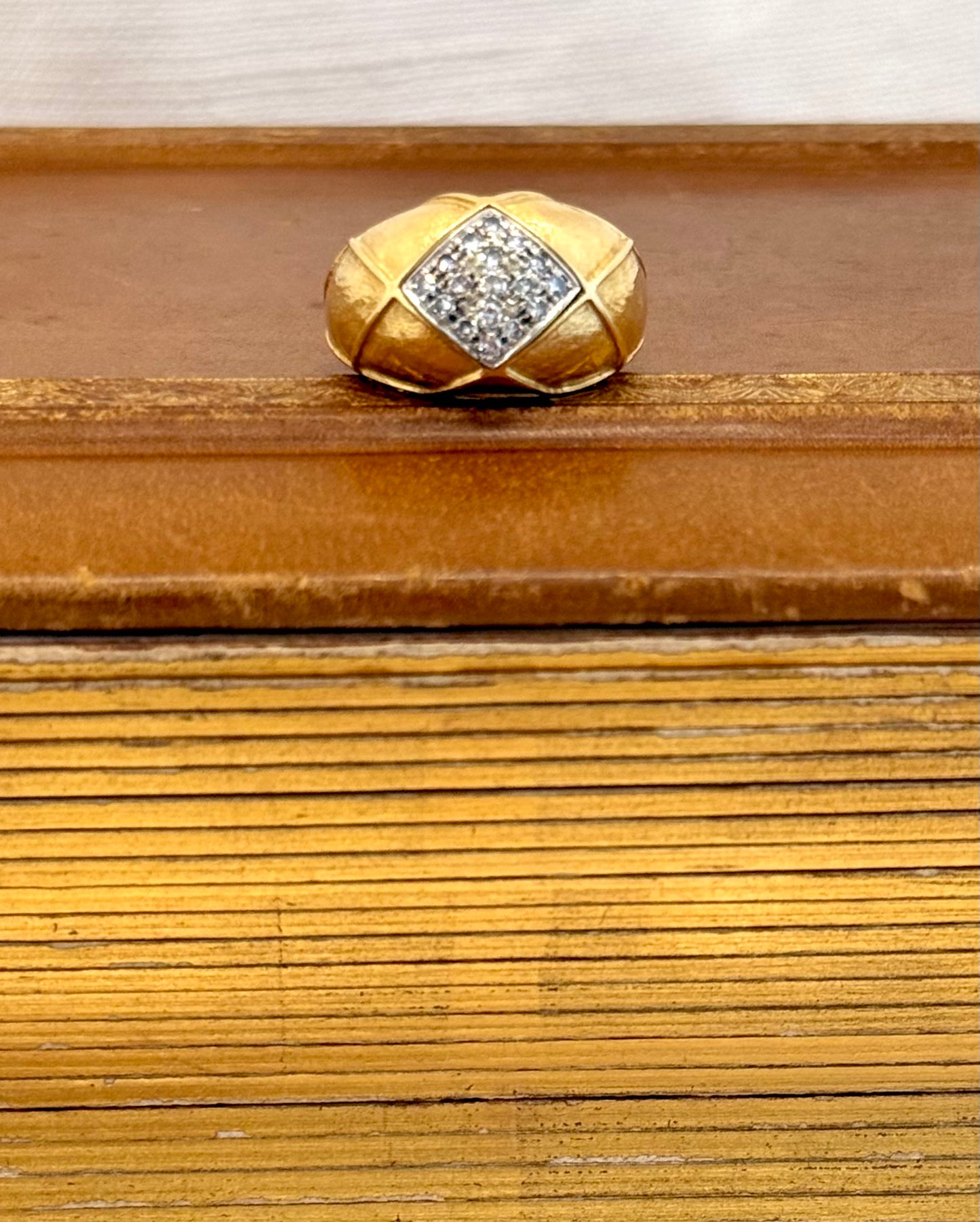 .18ct .1970s .16 diamond luxurious harlequin quilt pattern high carat 18ct gold dome ring