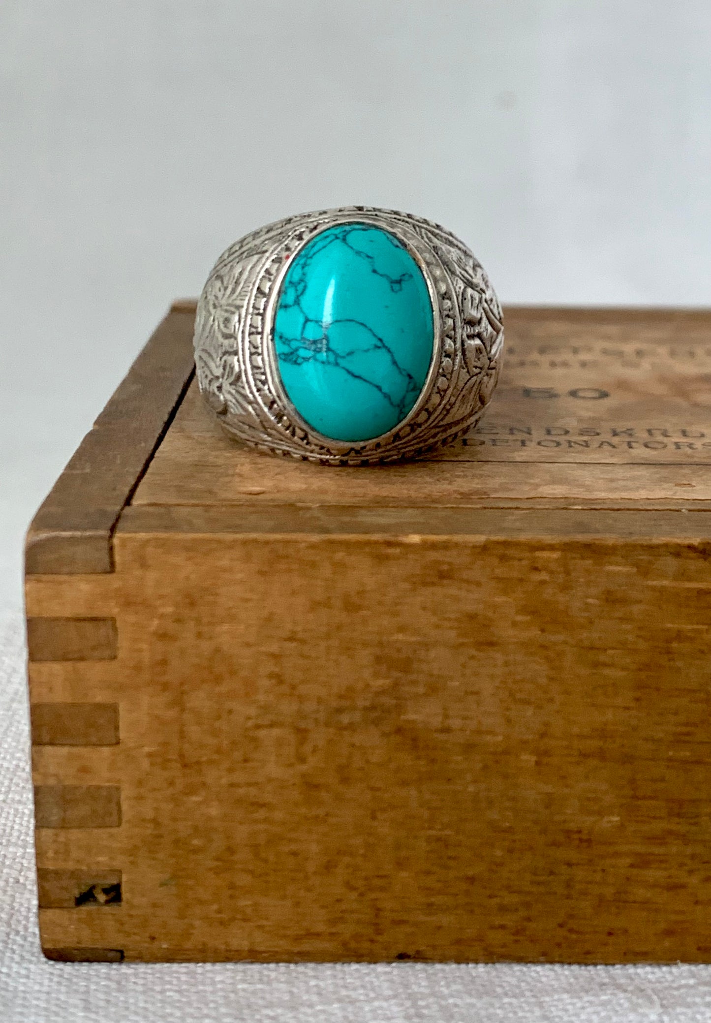 925 Asian beautiful Sterling silver Turquoise Howlite signet floral statement ring