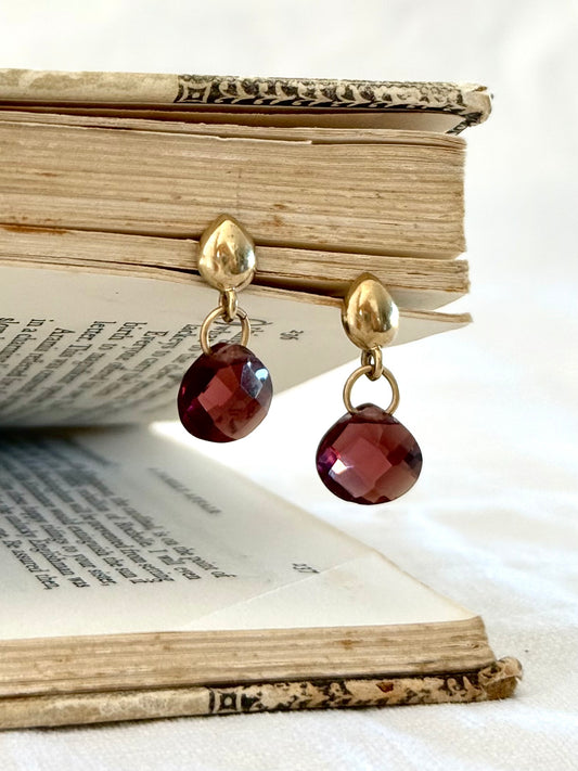 .375 .9ct gold luxury faceted Garnet drop dangle earrings
