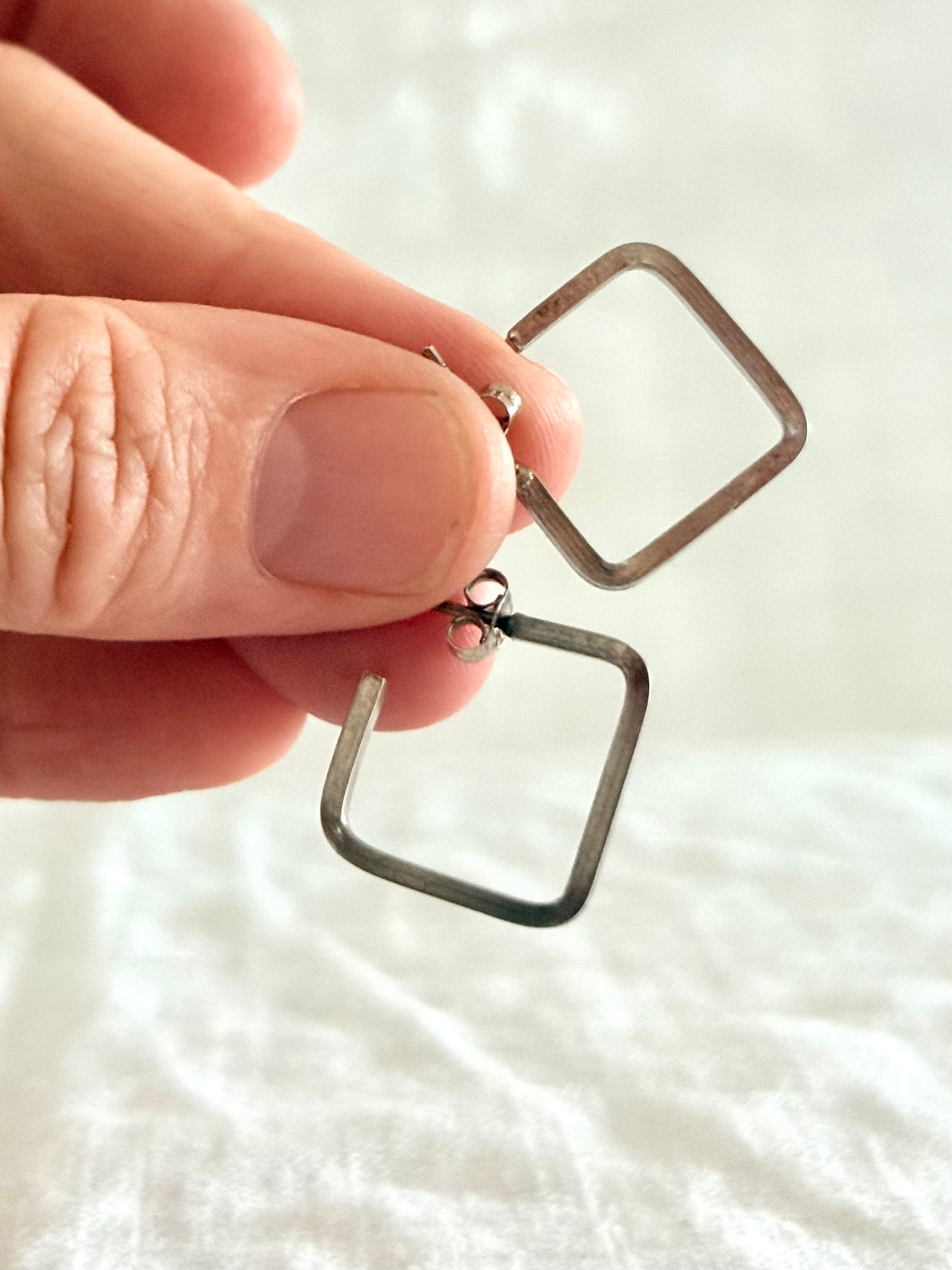 .18mm .1960s .1970s .925 silver modernist square huggy easy wear post stud push in square hoop earrings