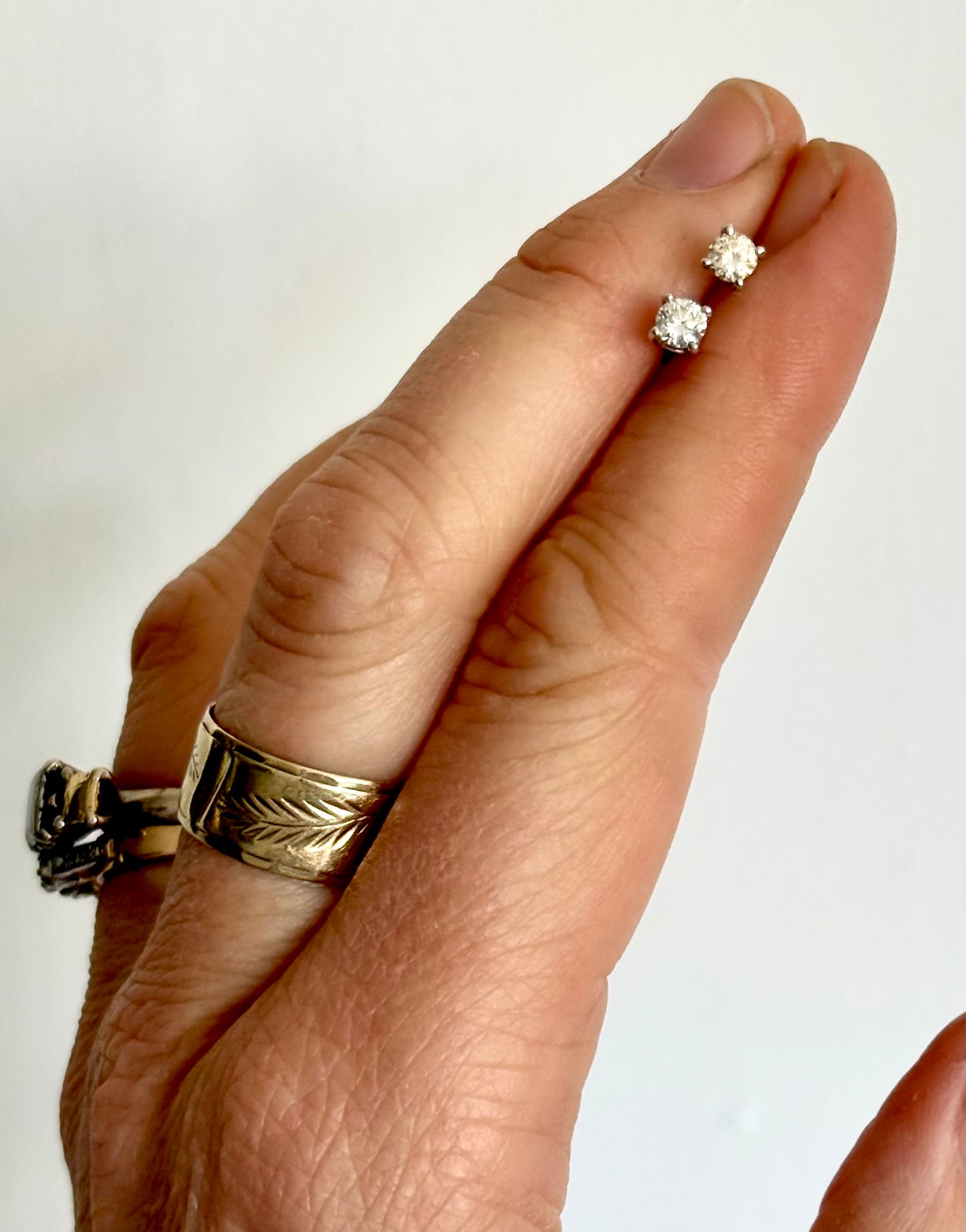 .0.50ct .18ct white gold diamond solitaire classic luxury post stud earrings