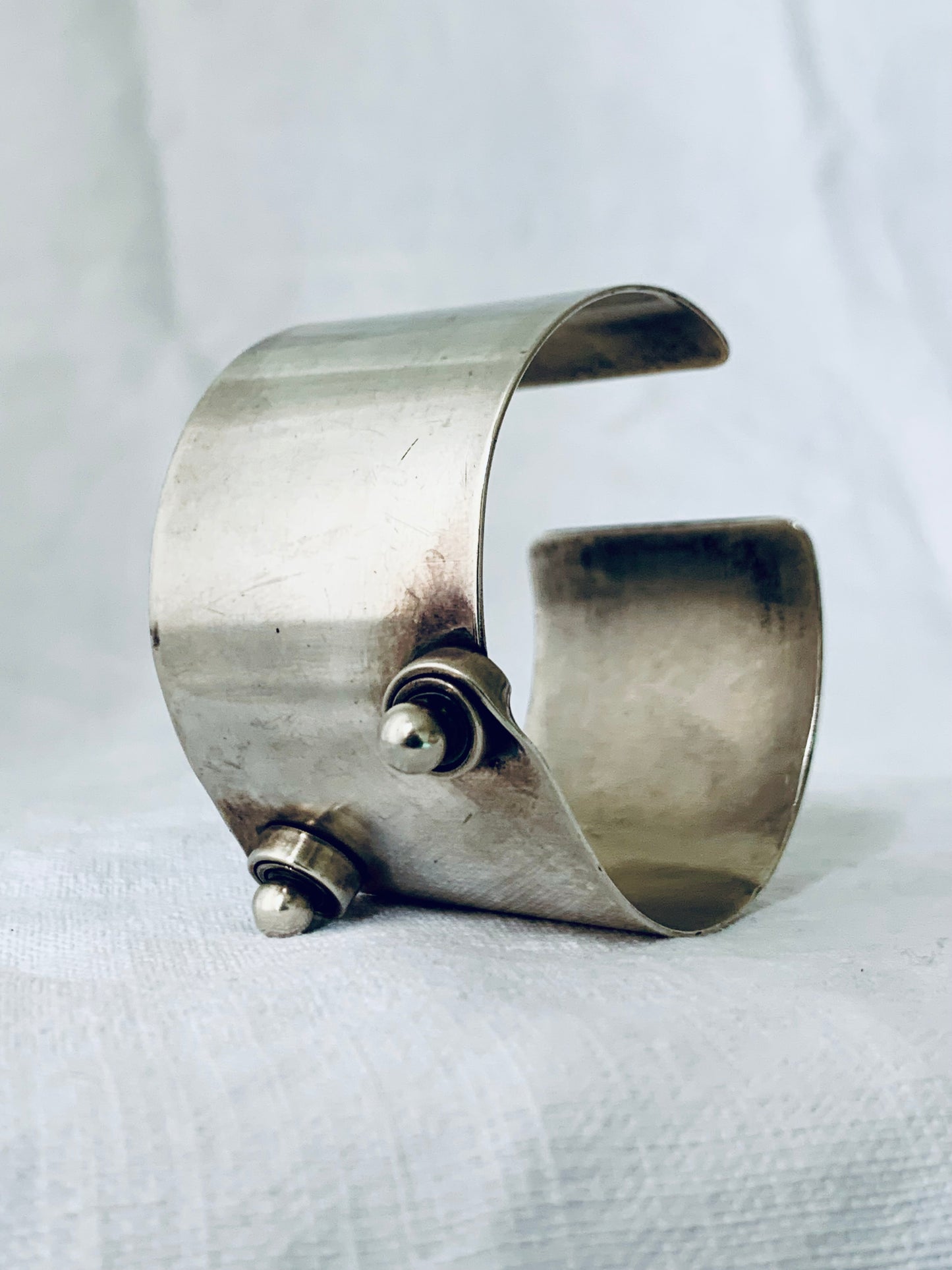 .925 1950s 1960s American Orb Sphere MCM abstract rare and collectable designer Otto Robert Bade Mid Century Modern sterling silver Modernist artisan made collectors cuff bangle