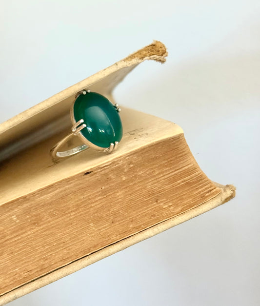 .1970s .925 Modernist Green Onyx silver artisan made sterling silver cocktail ring