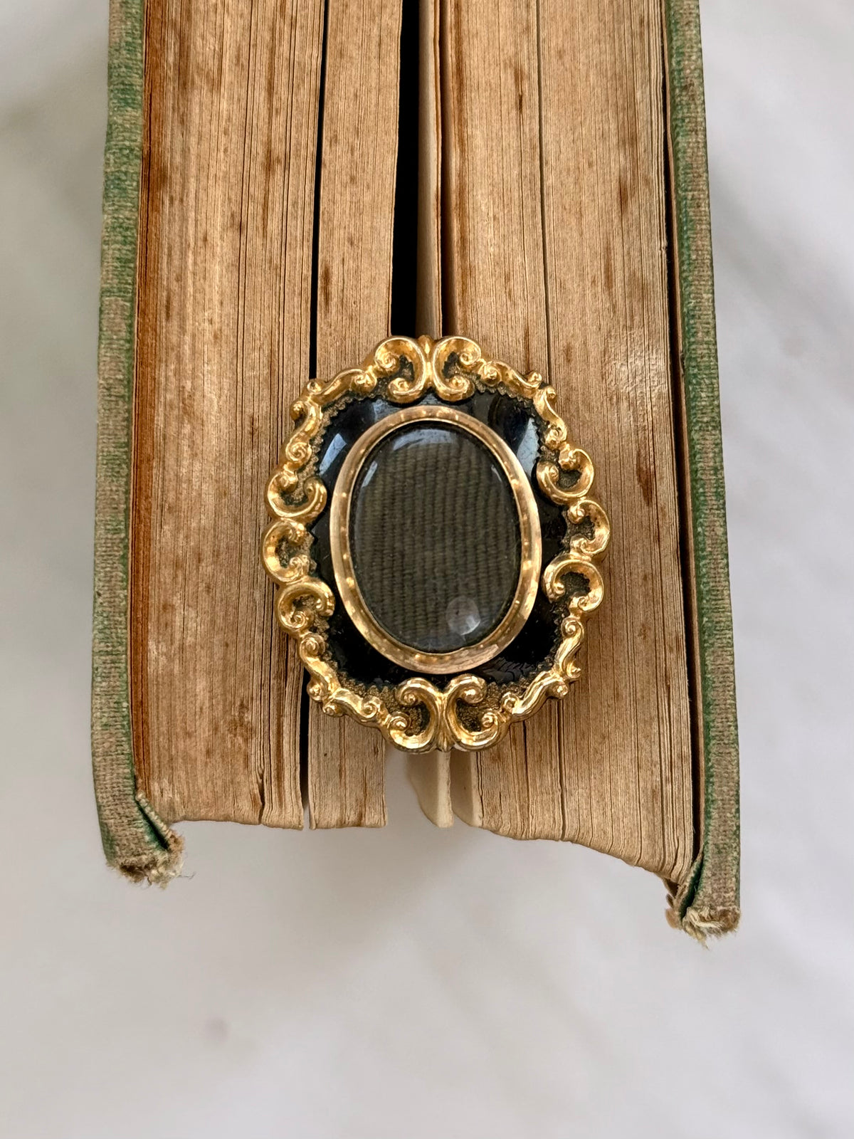 .1850s .1870s antique Victorian mourning hair work enamel heirloom brooch