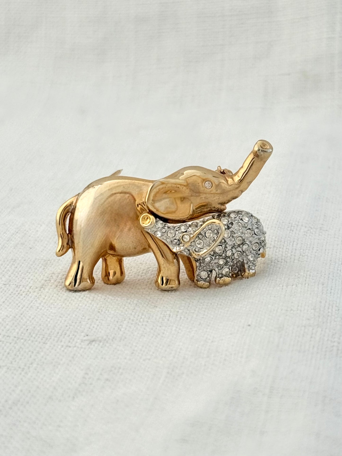 .1980s designer gold and diamanté double elephant figural Pierre Cardin gold and diamanté retro perfect gold figural costume brooch