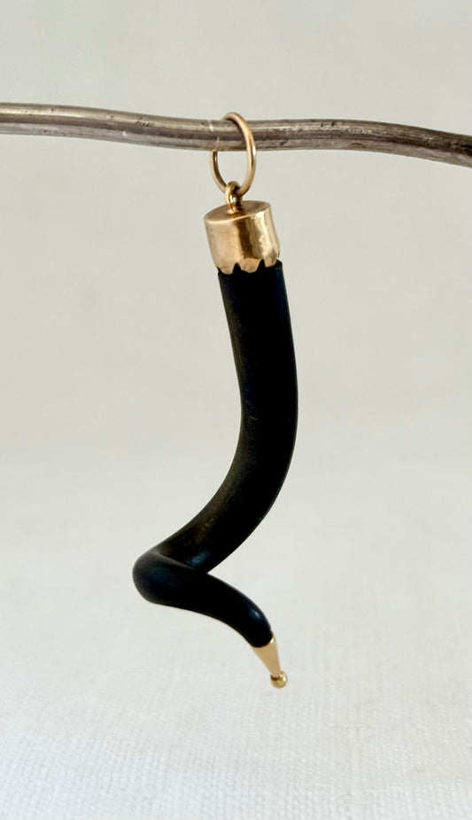 .14ct .1880s .1920s .585 gold and natural spiral twist horn amulet pendant