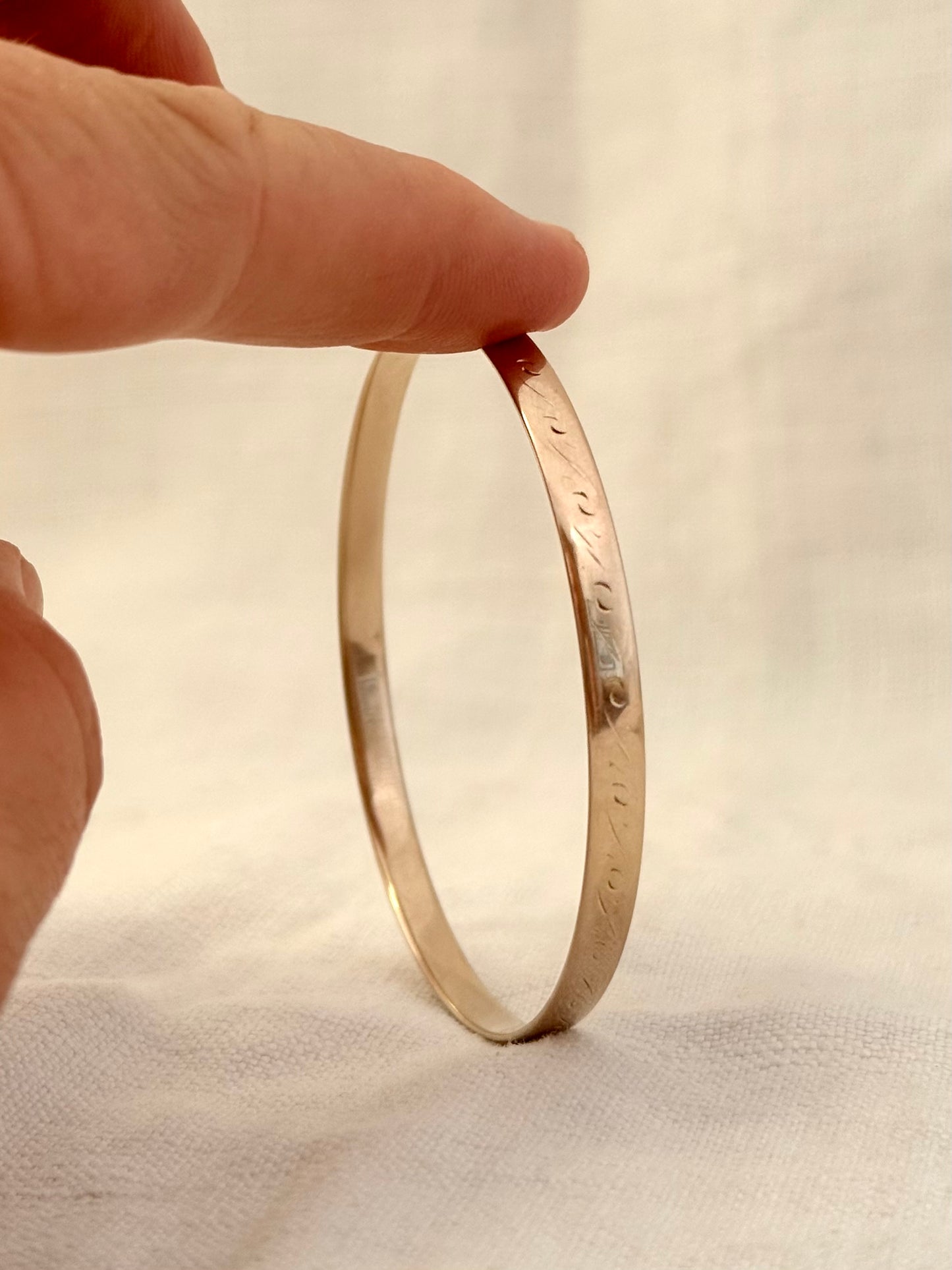 .375 .9ct gold antique vintage hand engraved solid yellow gold stack bangle