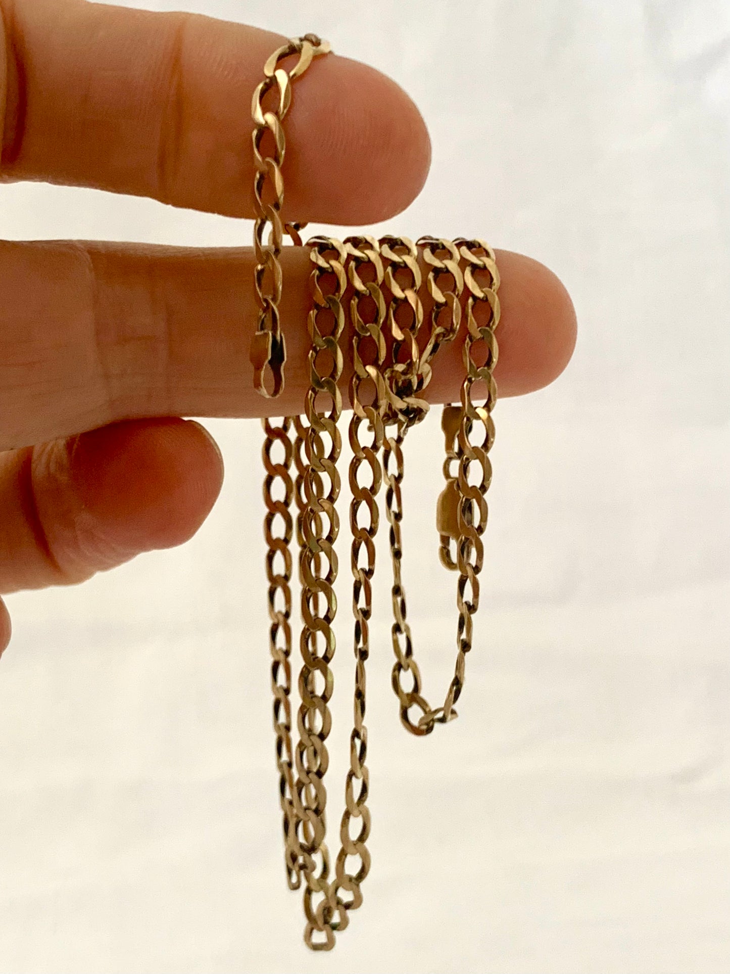 .1970s .375 .9ct gold luxurious retro perfect yellow gold curb link chain 4mm wide curb chain 9k gold 62cm long necklace