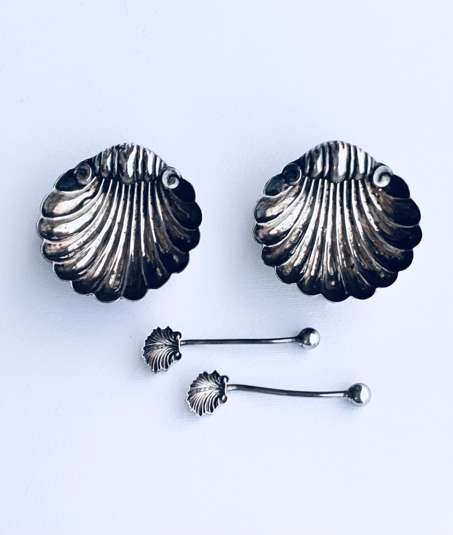 .1902 .925 Antique Clam Shell Cruet salt and pepper sterling silver set in Edwardian antique hallmarked sterling silver