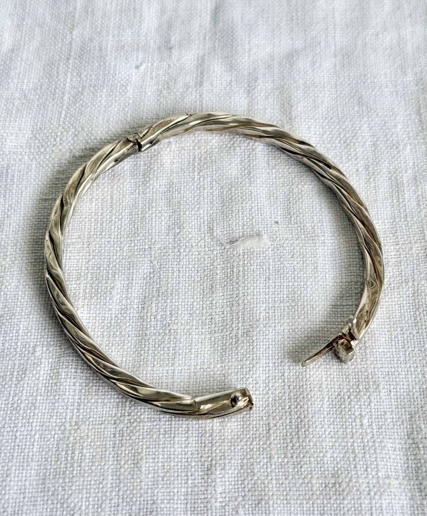 .1960s .1970s .925 solid sterling silver woven rope weave silver textured modernist clasp bangle