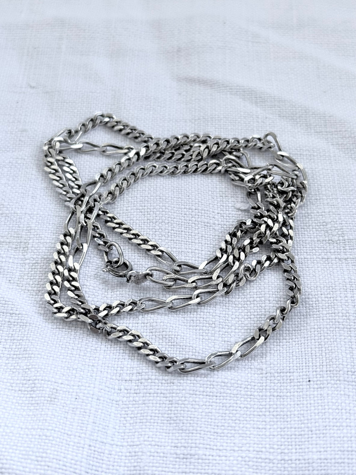 .1970s .925 .71cm long retro perfect sterling silver flat curb chain Figaro chain modernist chain link long retro perfect necklace