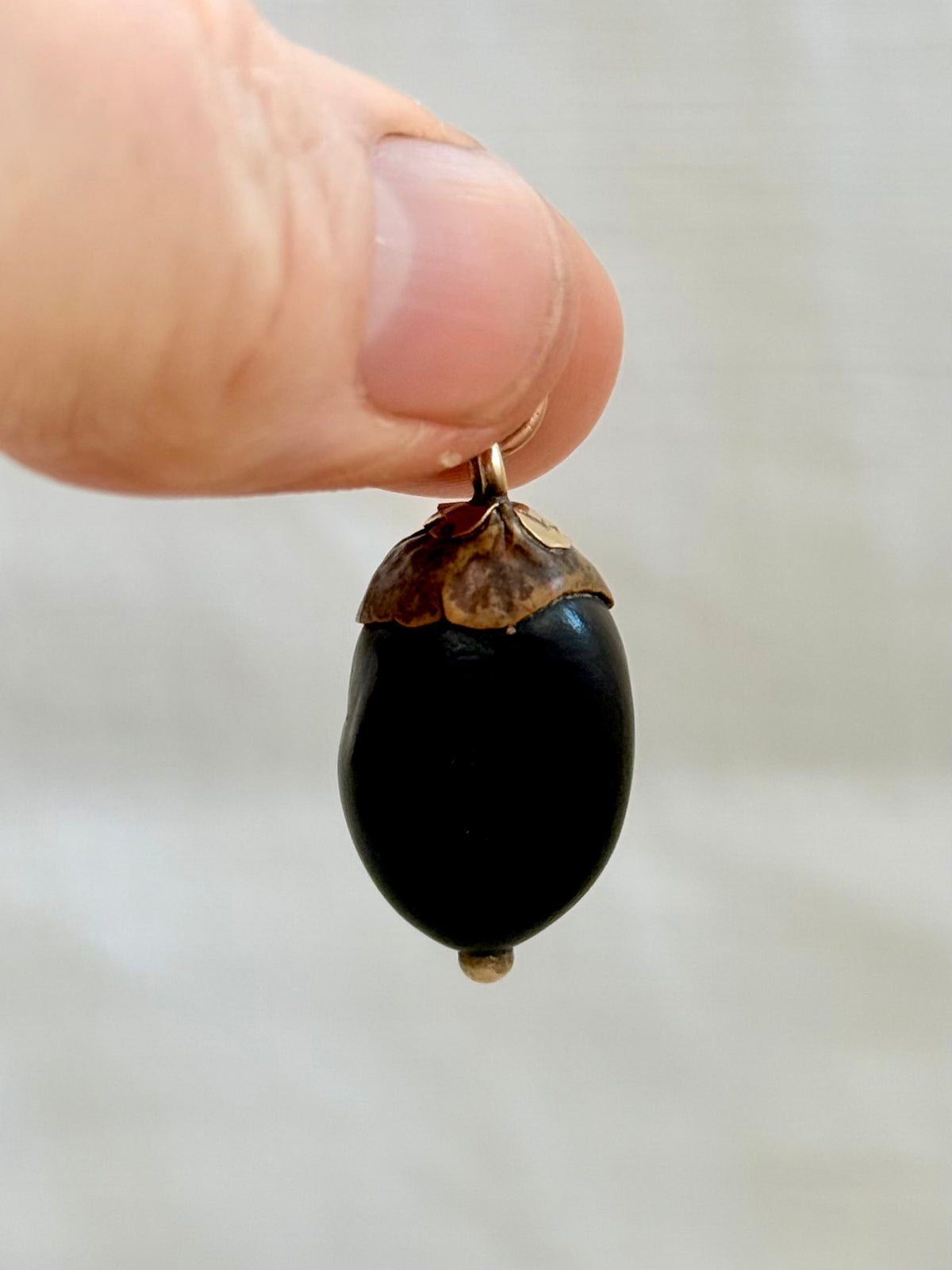 .1890s .1900s .9ct gold antique rare organic lucky bean sea bean exotic token pendant
