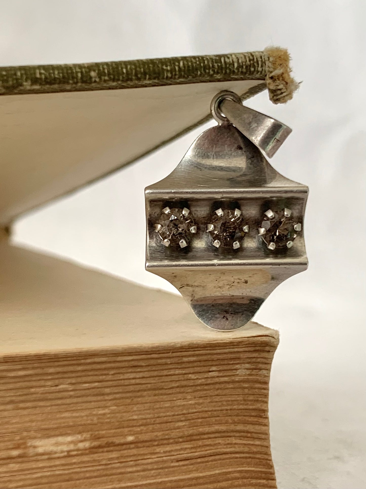 .925 1960s Elis Kauppi Kupittaan Kulta Finland solid silver modernist Smoky Smokey Quartz gemstone geometric Finish MCM designer pendant.