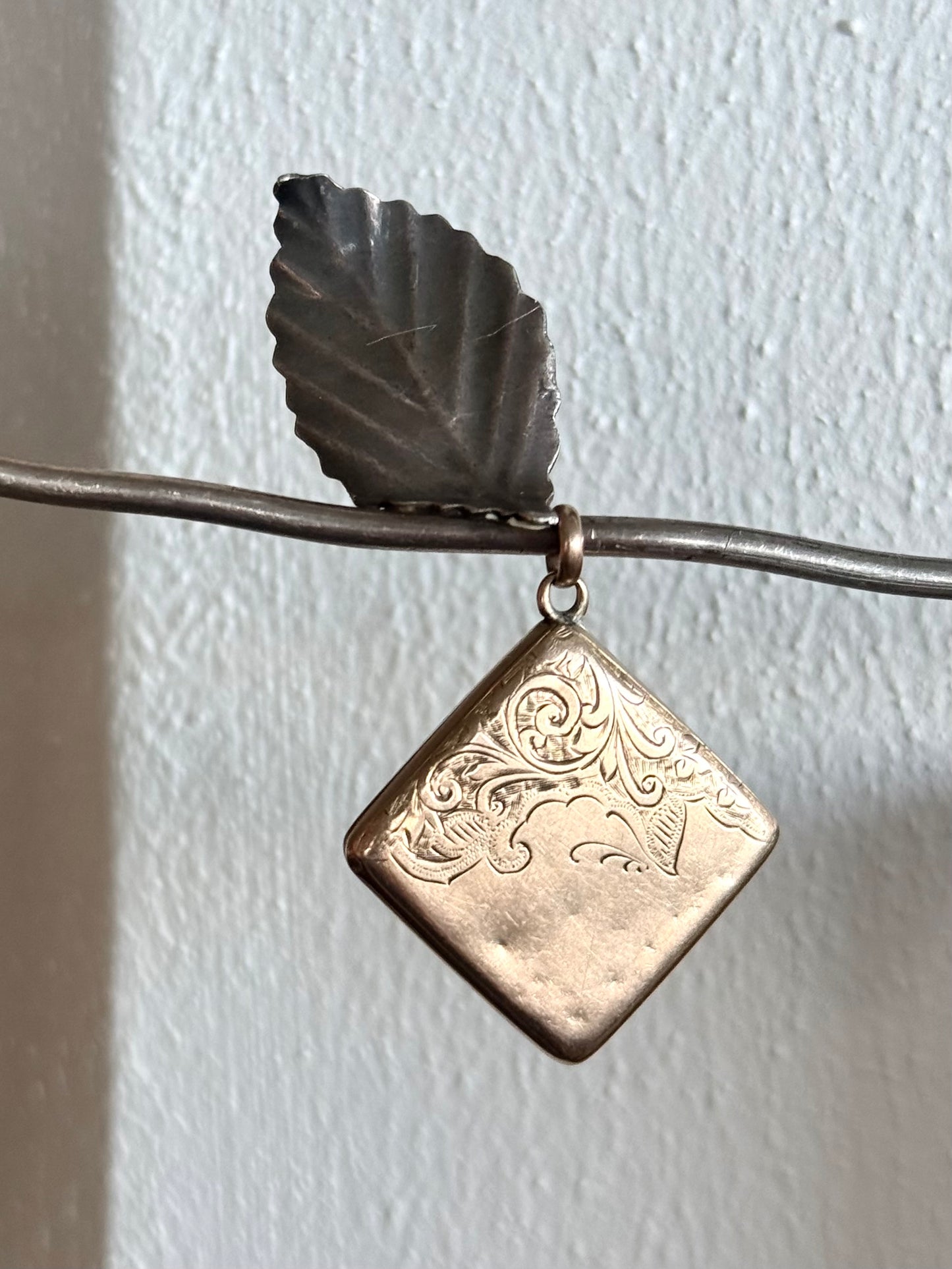 .1890s .1900s .375 .9ct antique rare concertina accordion tri fold Square Diamond hang sweetheart double sided engraved memory keepsake gold photo locket