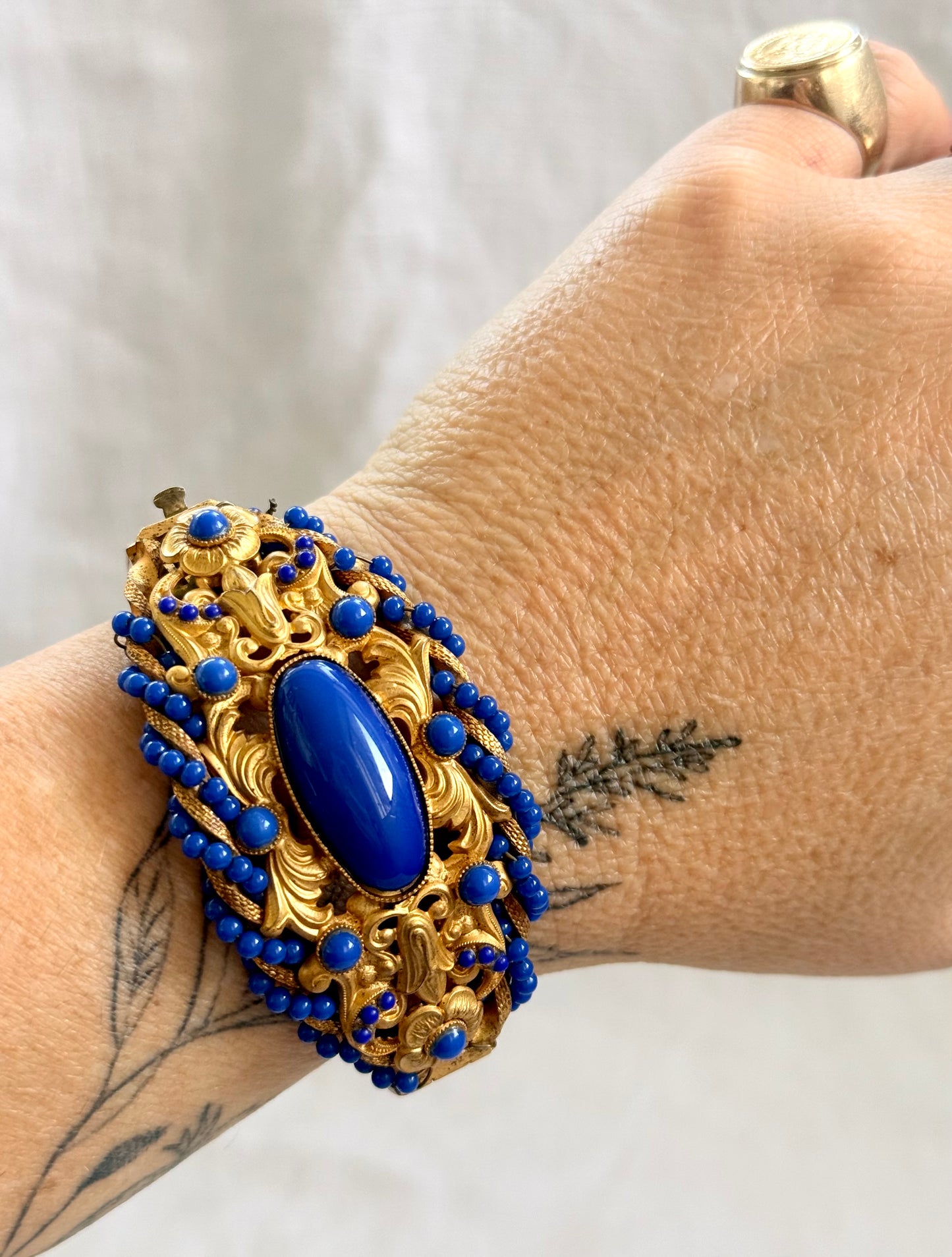 .1870s .1890s antique Baroque revival gold plated E.A. Bliss clasp bangle