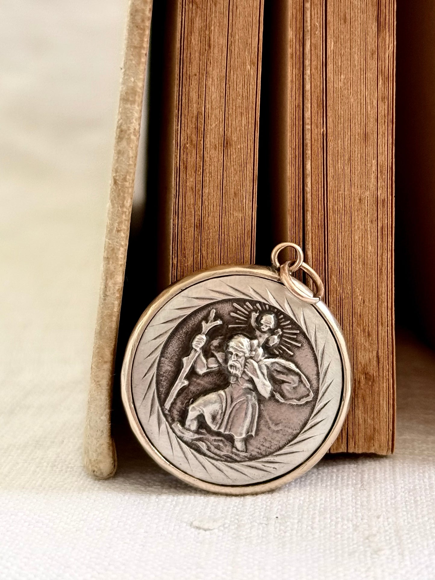 .1850s .1860s .375 gold .925 silver antique Victorian Scottish agate pebble stone pendant with St Christopher token pendant