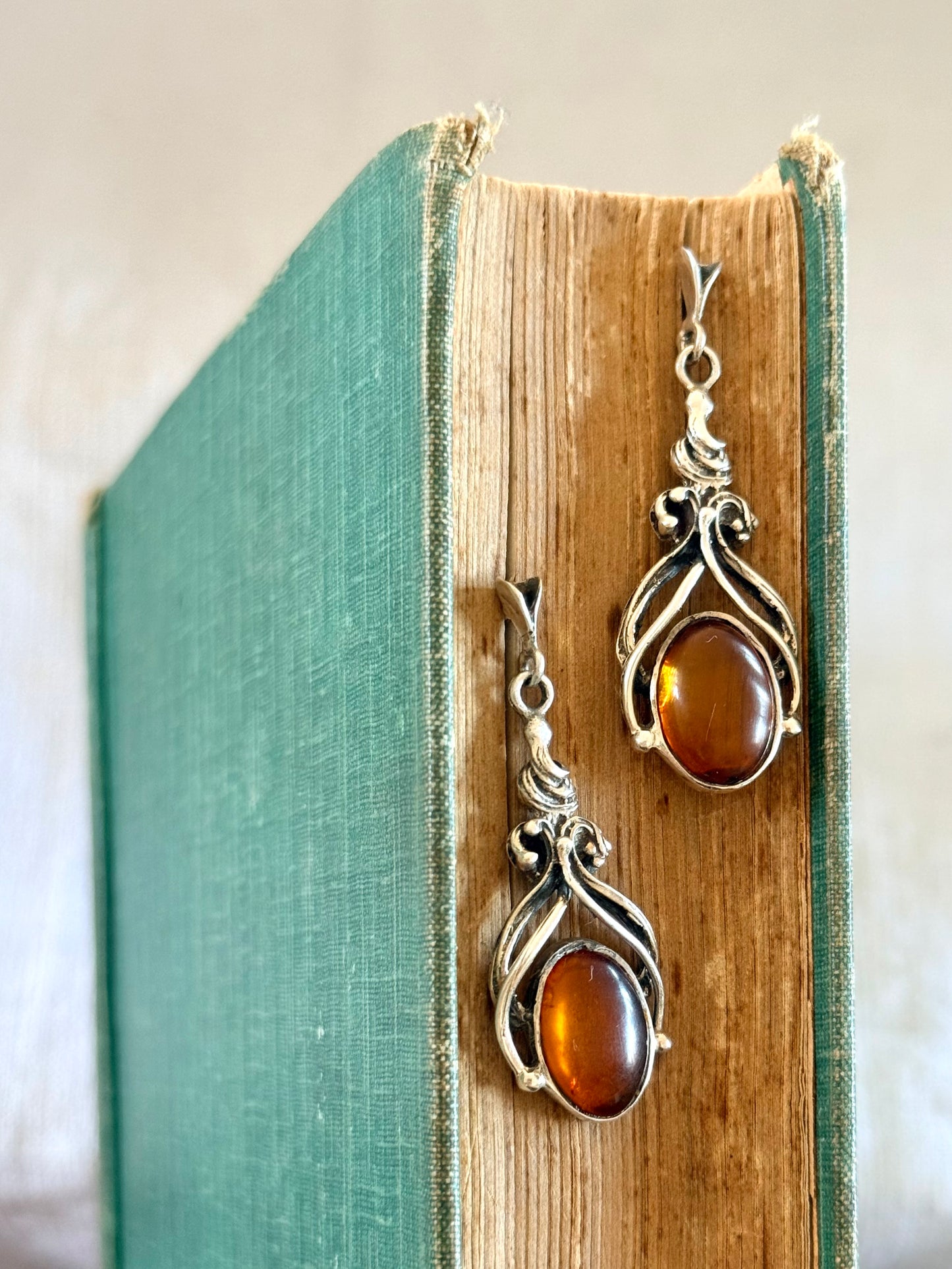 .925 Baltic Amber gemstone romantic antique revival sterling silver drop dangle earrings
