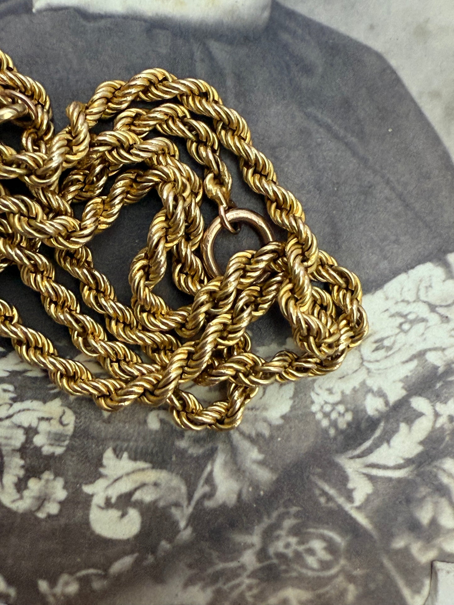 .18ct .1900s .750 buttery gold high carat gold wheat weave rope chain necklace