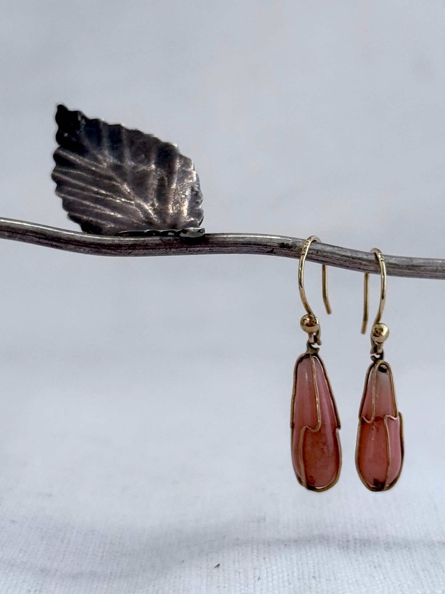 .1920s .375 Angel Skin antique Coral teardrop gold caged drop earrings