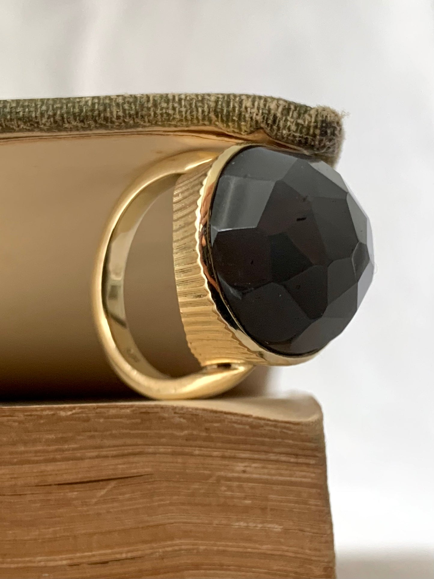 .375 9.88ct Grey Moonstone 9ct gold faceted Grey Moonstone cabochon modernist gold accent cocktail gemstone ring