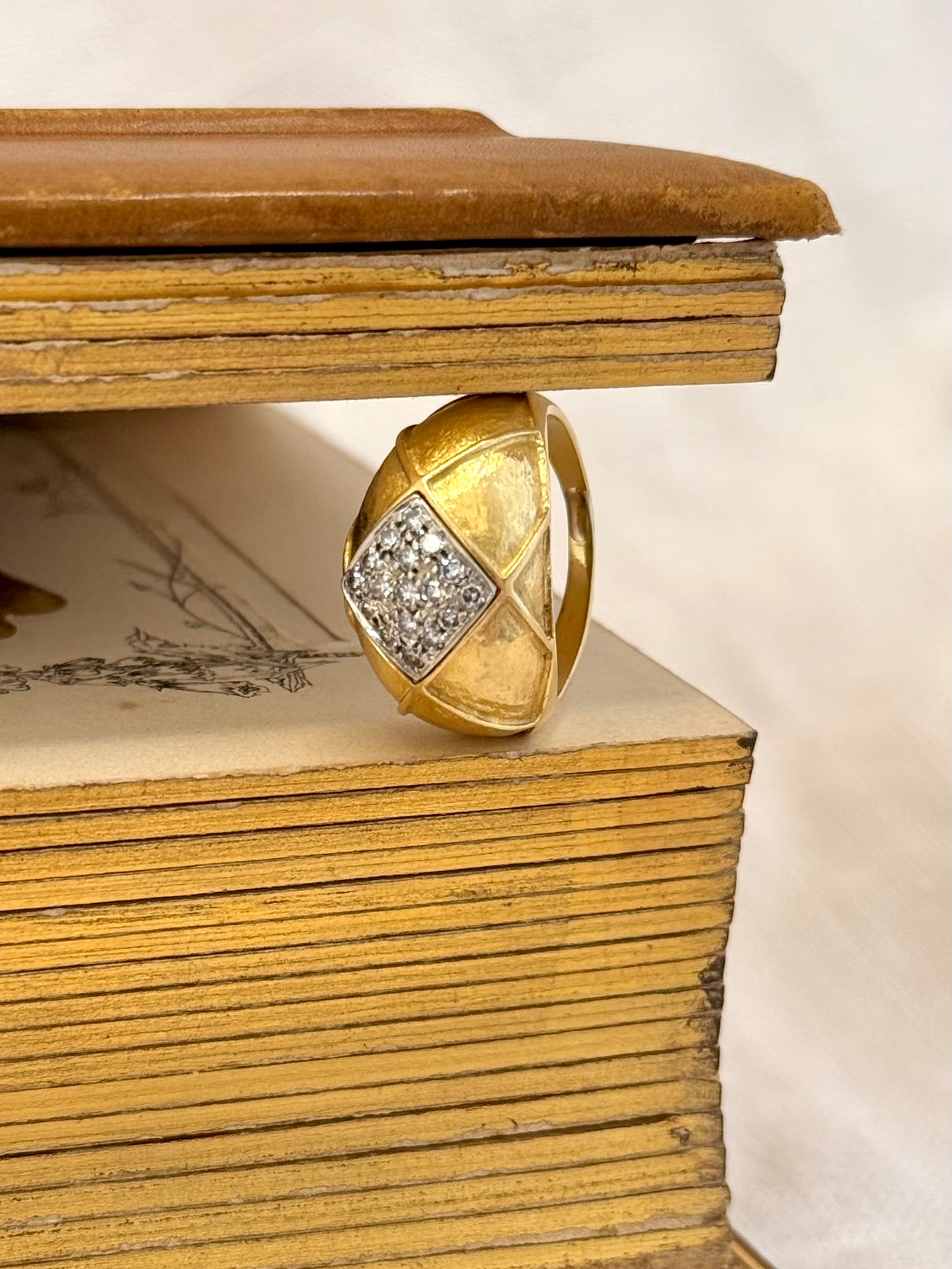 .18ct .1970s .16 diamond luxurious harlequin quilt pattern high carat 18ct gold dome ring