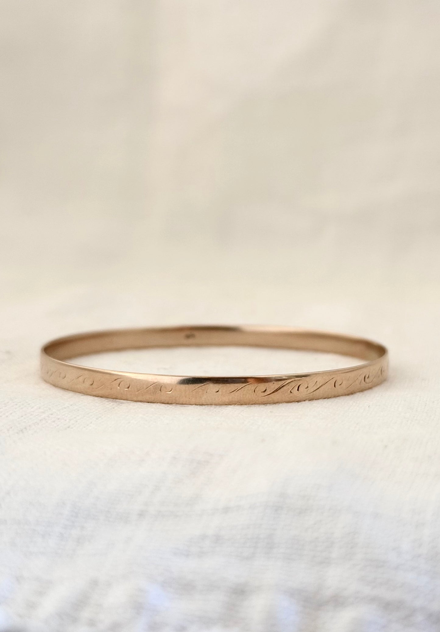 .375 .9ct gold antique vintage hand engraved solid yellow gold stack bangle