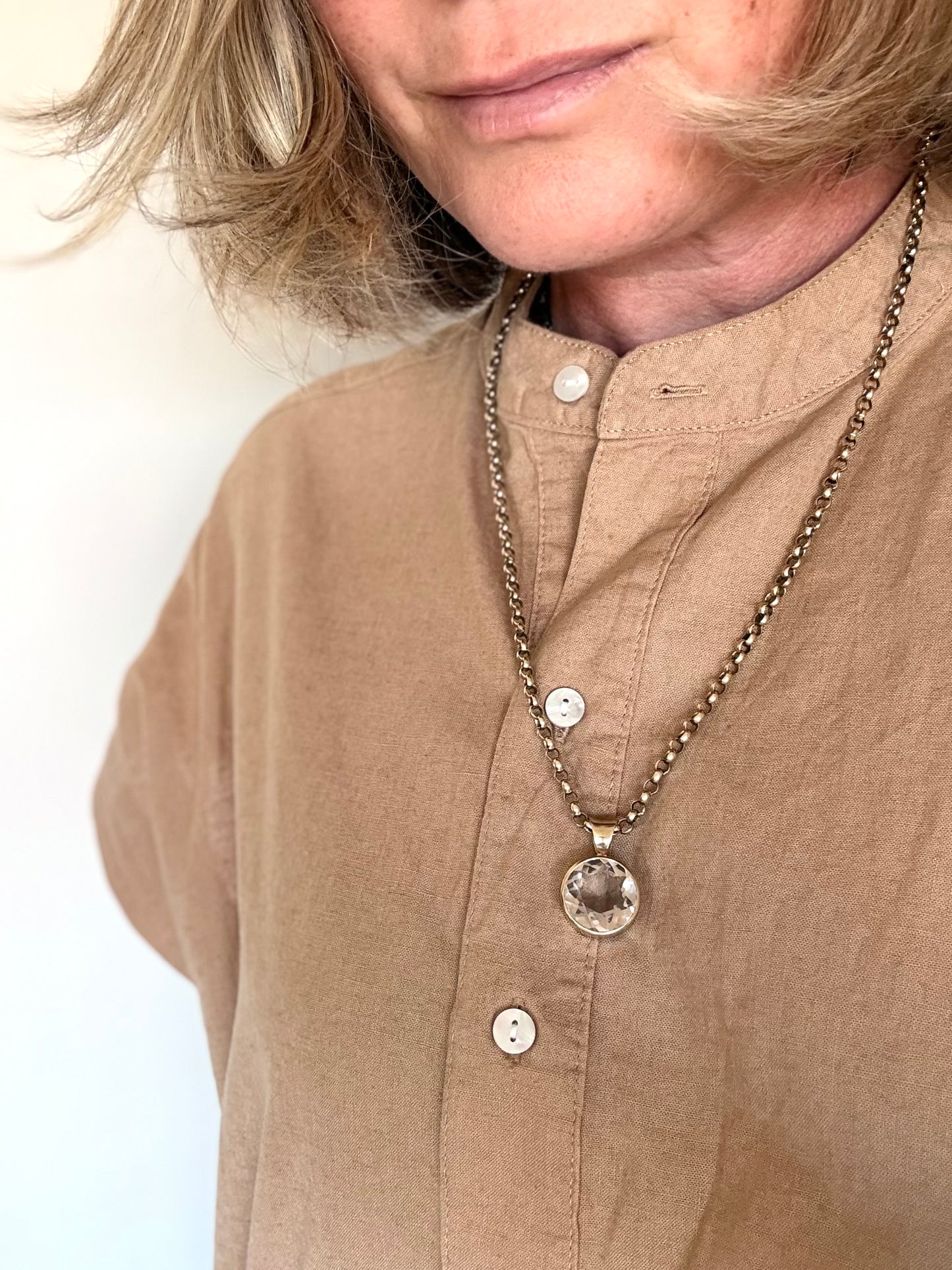 .15ct .1960s .1970s .9ct gold large and magnificent Smoky Quartz bezel set solid gold round statement pendant